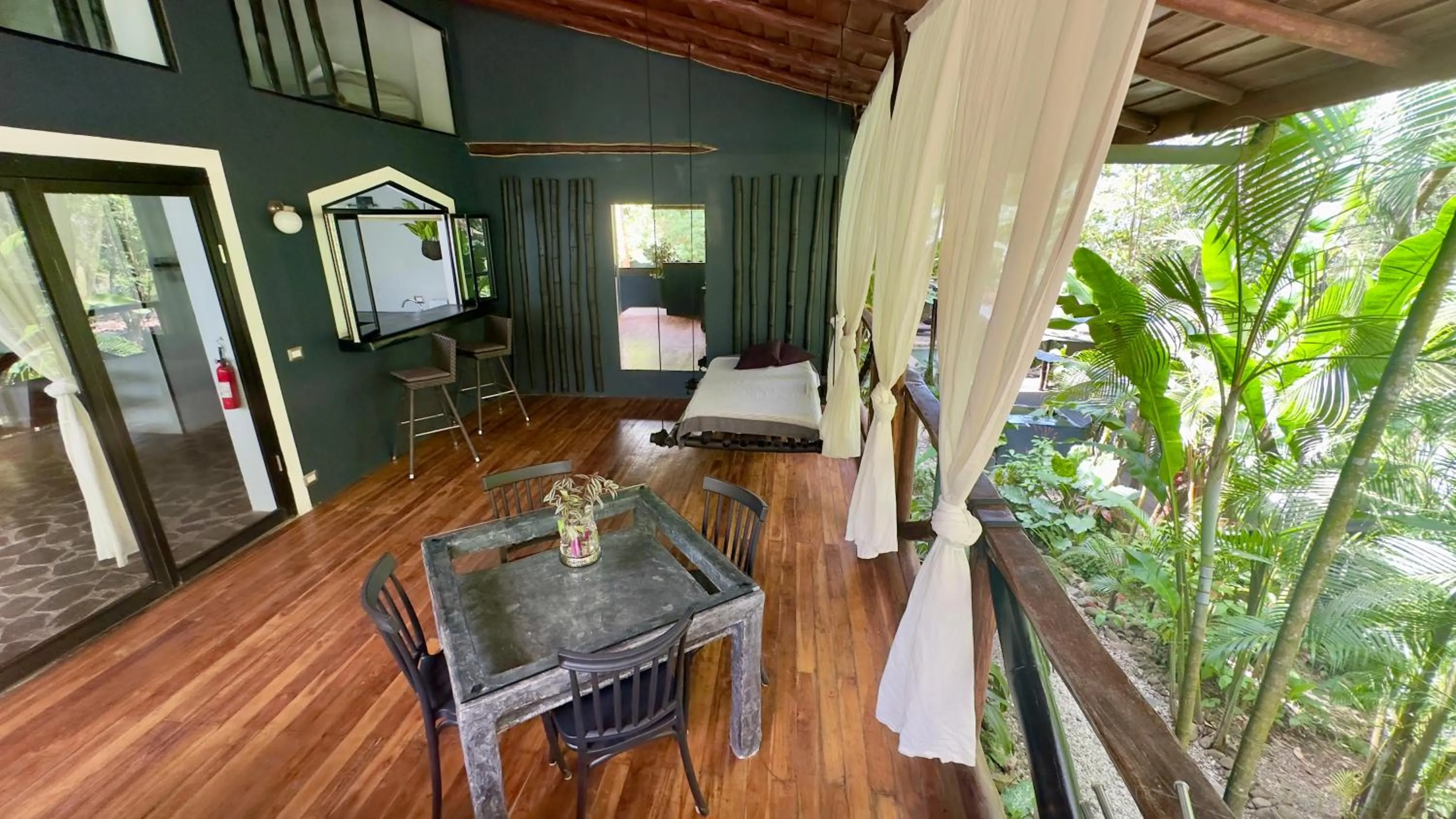 Lounge or bar in Canaima Chill House