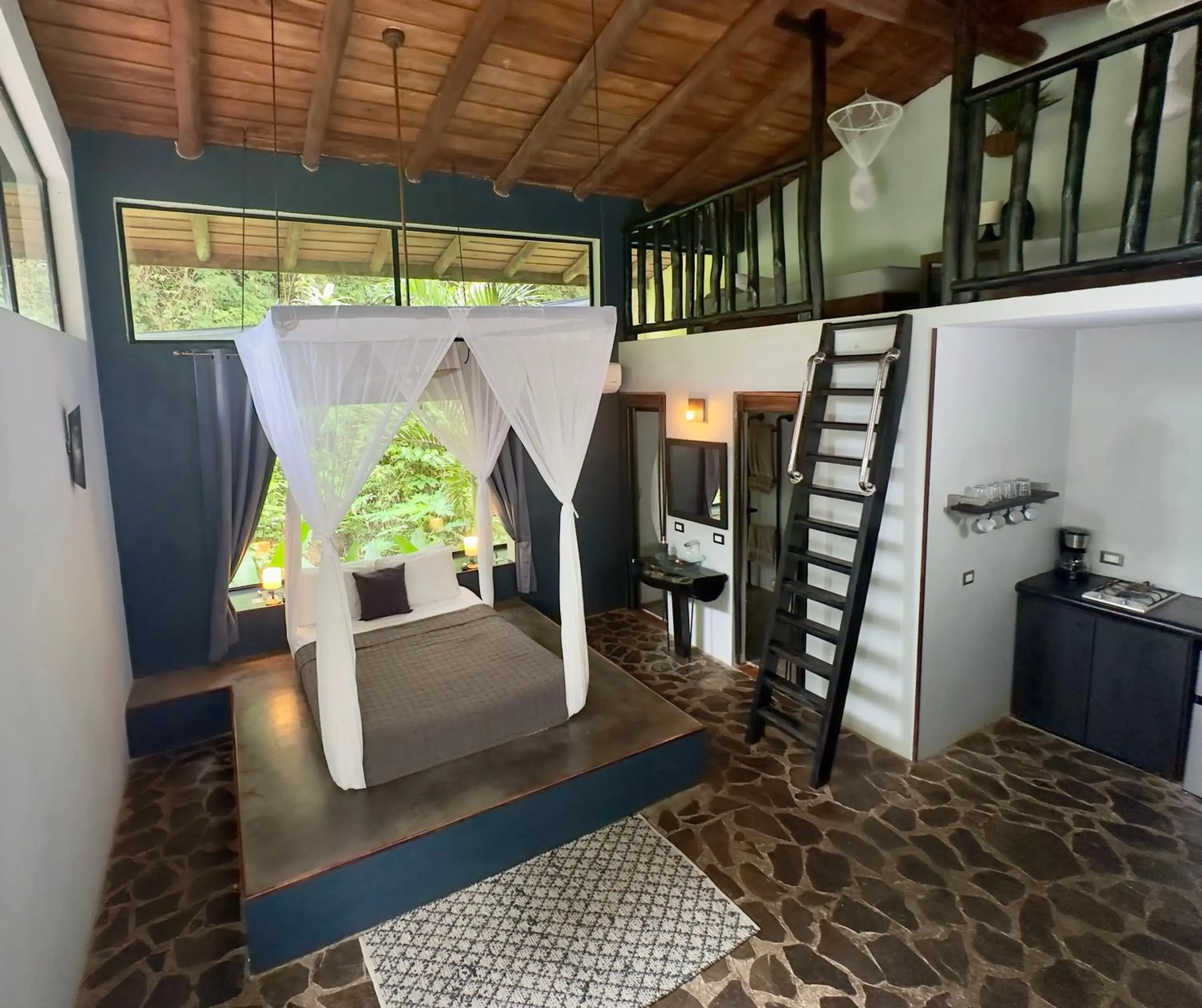 Loft Suite in Canaima Chill House Loft Suite in Canaima Chill House