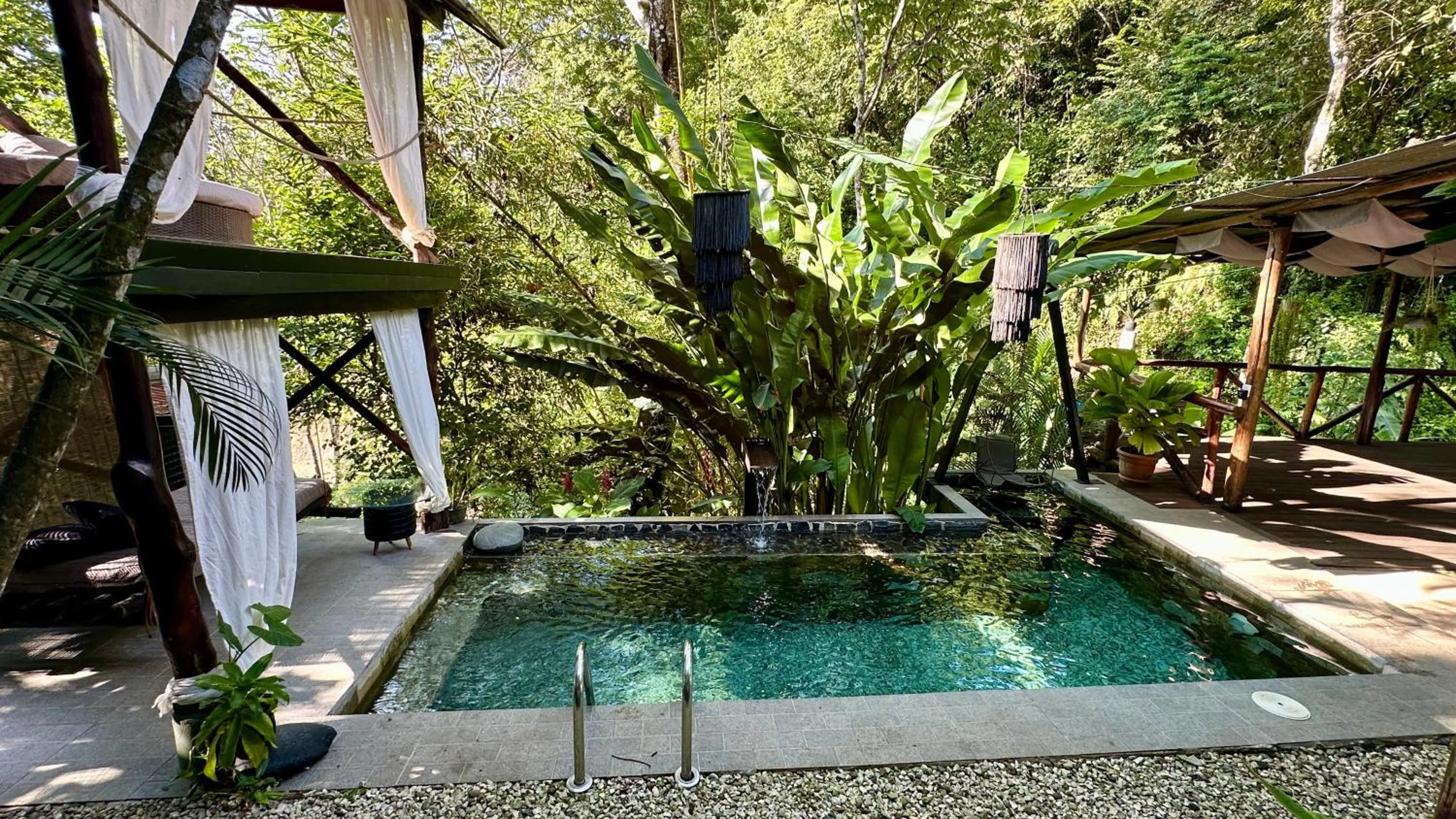 Pool view in Canaima Chill House