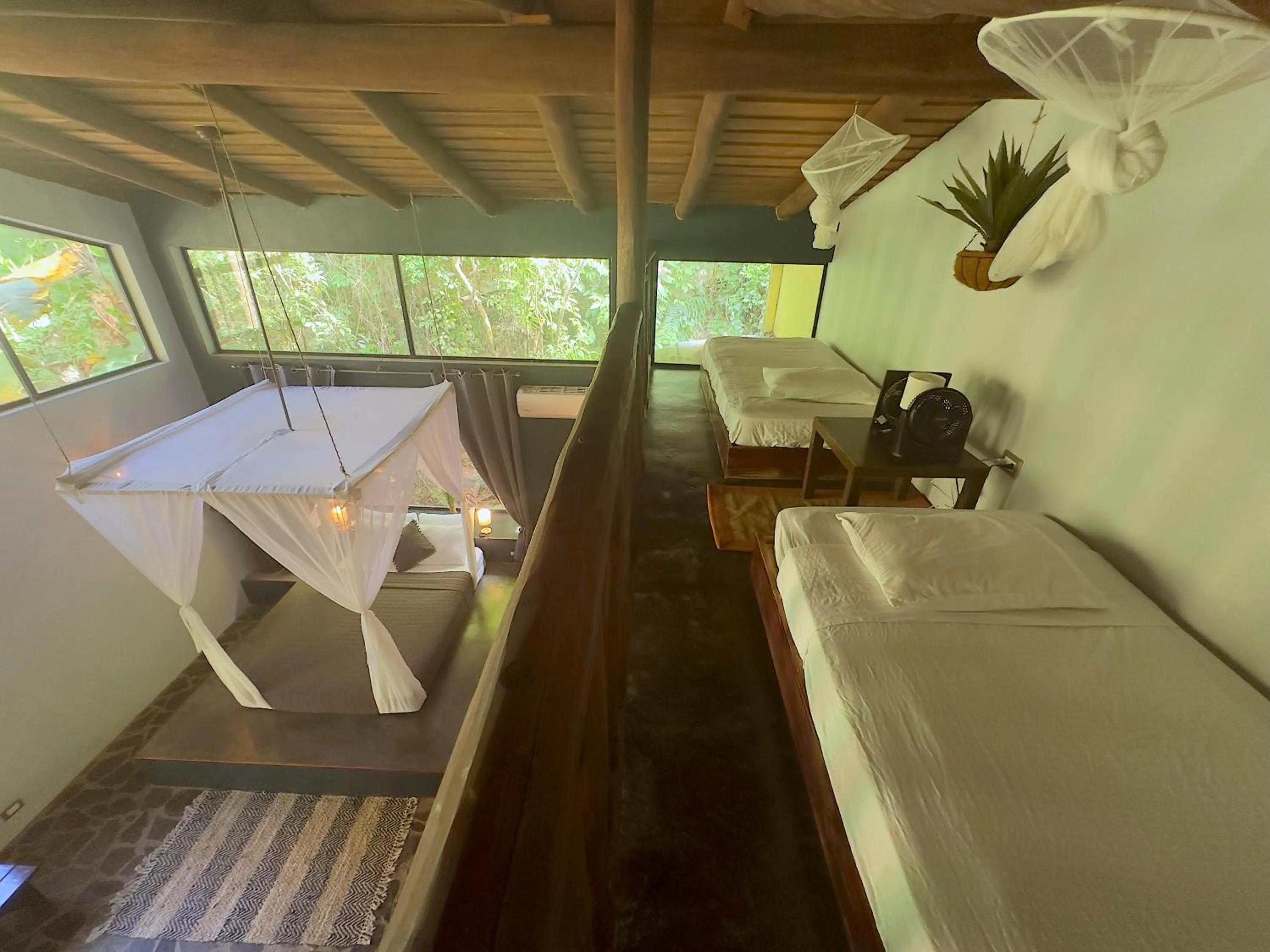 Photo of the whole room in Canaima Chill House