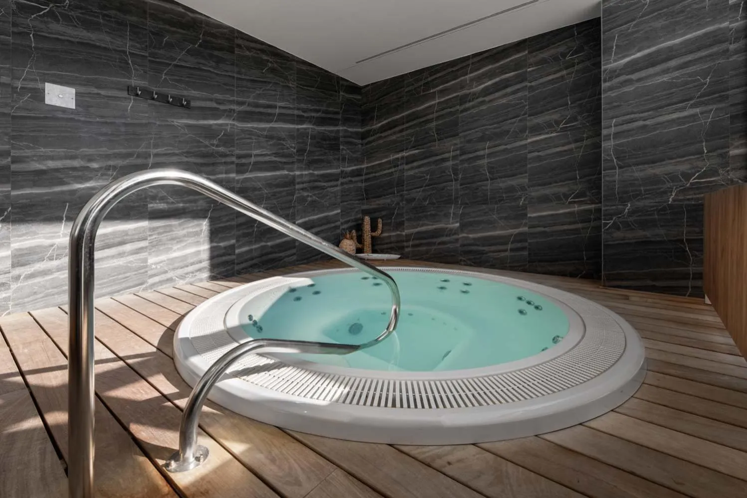 Hot Tub in Exe São Lázaro