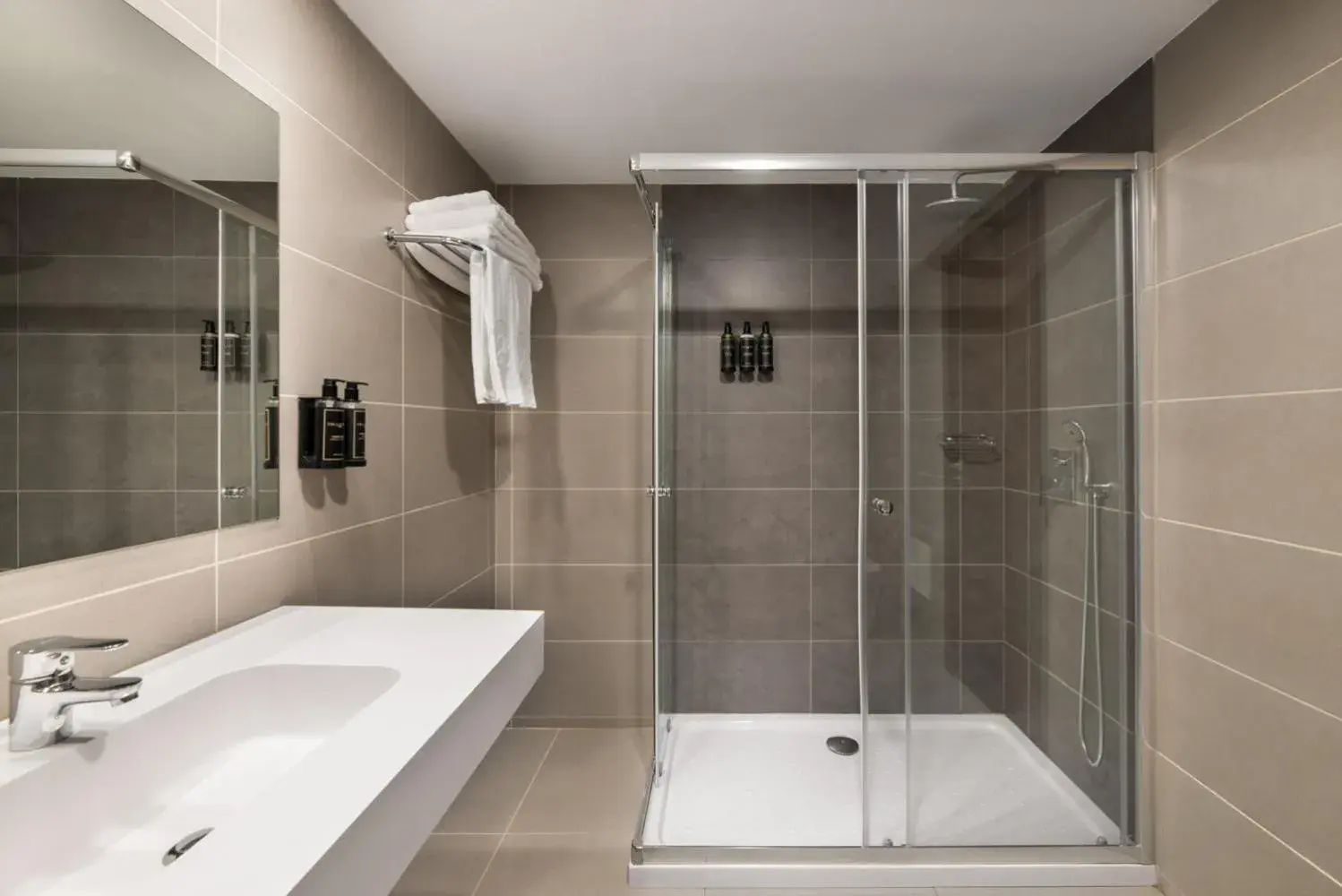 Deluxe Double Room with Castle View ( free Parking ) in Exe São Lázaro Deluxe Double Room with Castle View ( free Parking ) in Exe São Lázaro