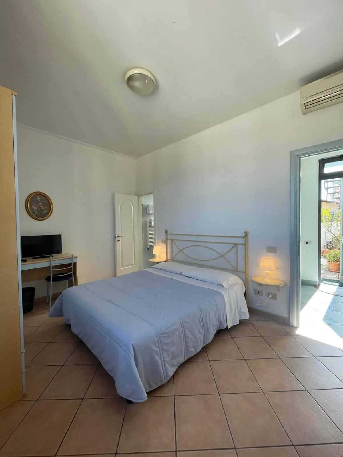Double or Twin Room in Girasole House