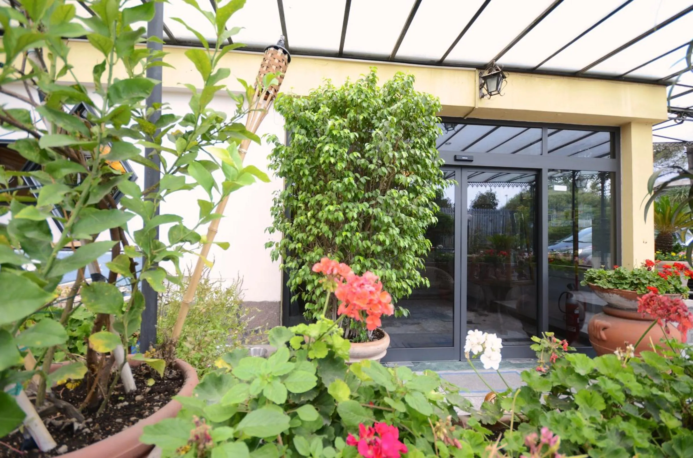 Facade/entrance in Hotel Clinton