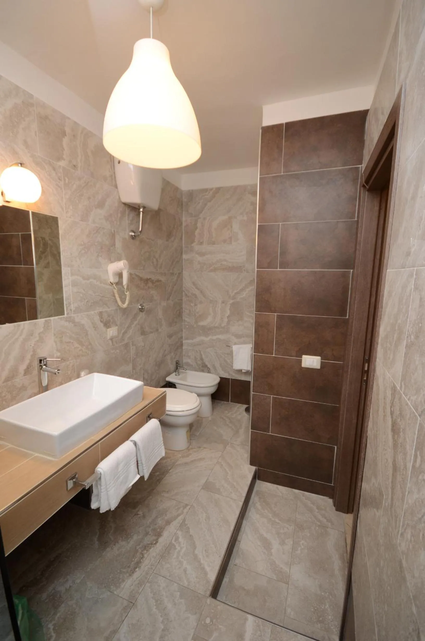 Bathroom in Hotel Clinton