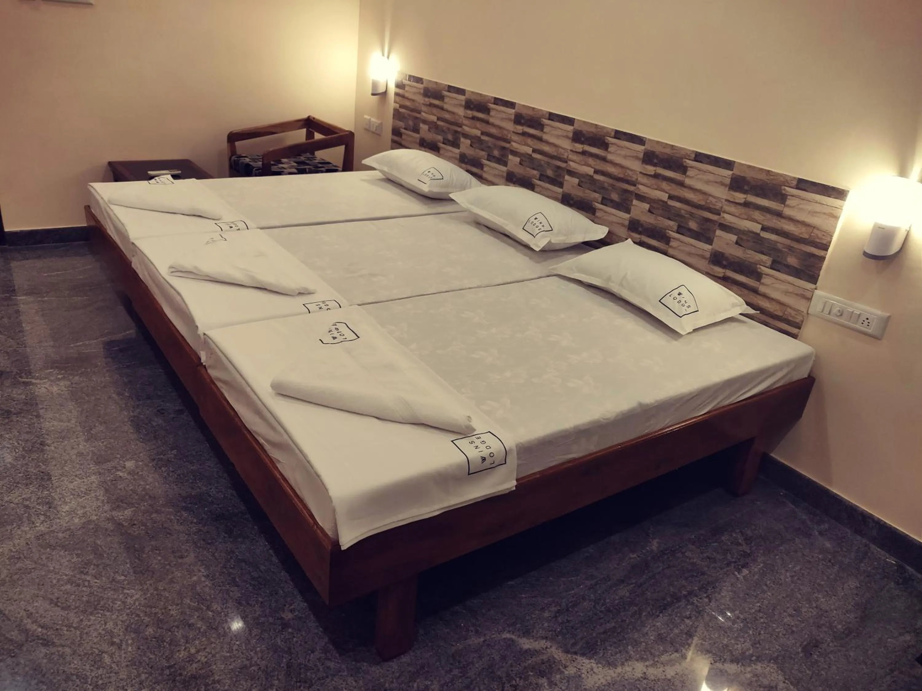 Bed in Hotel Wins