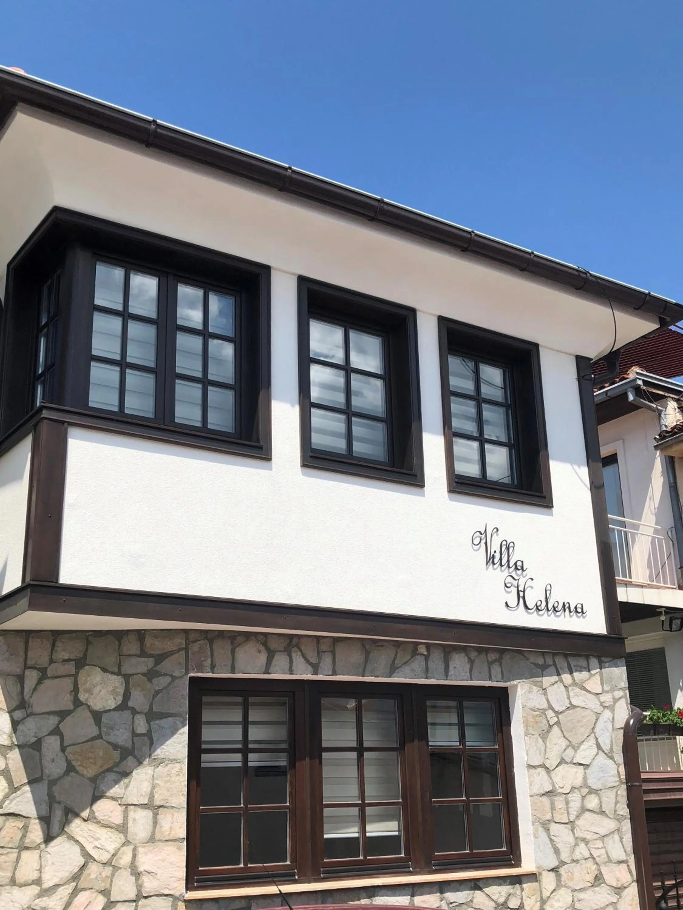 Facade/entrance in Villa Helena