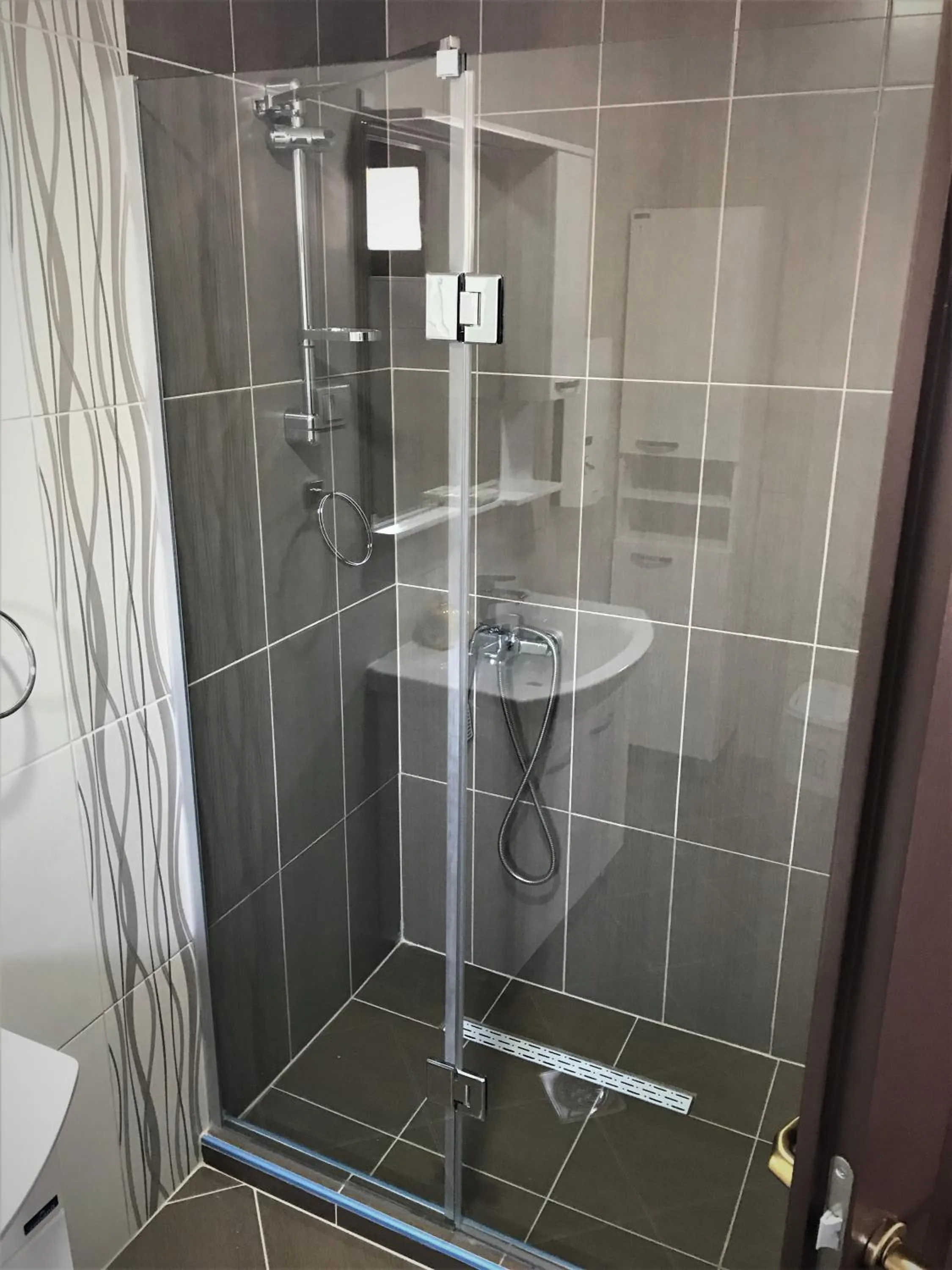 Shower in Villa Helena