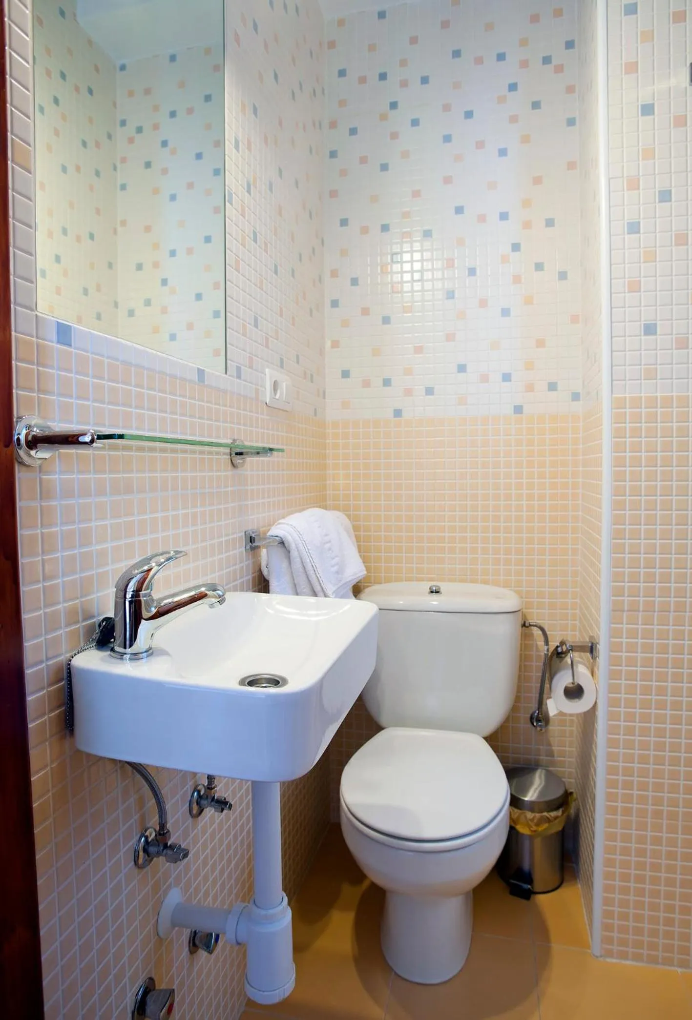 Bathroom in Hostal Rocamar