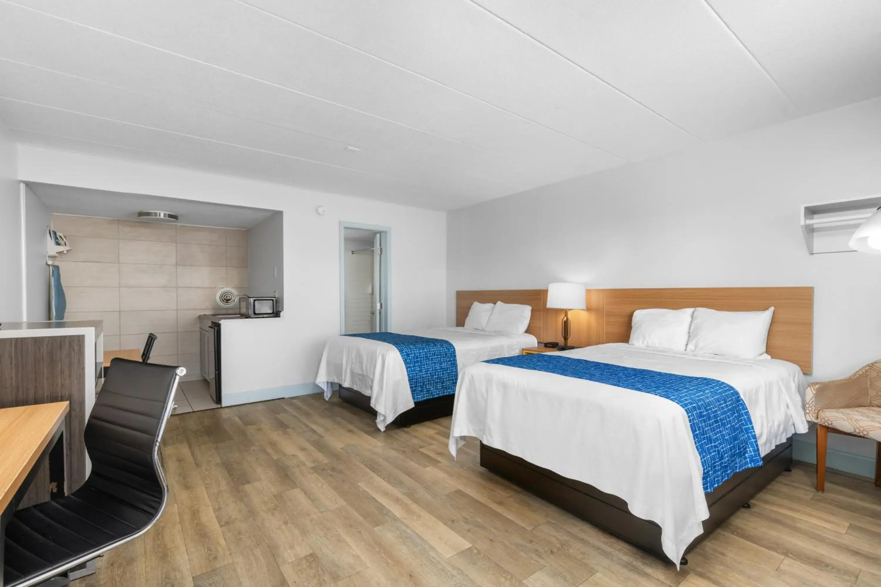 Bedroom, Bed in Atlantic Inn Bedroom, Bed in Atlantic Inn