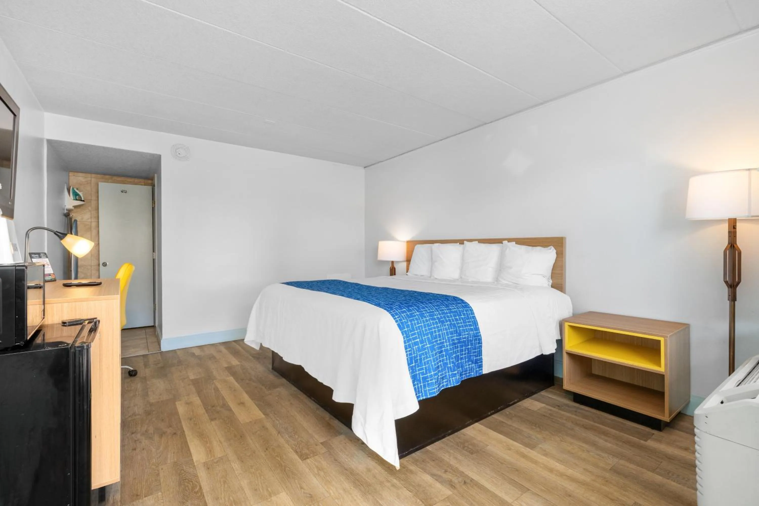 Bedroom in Travelodge by Wyndham Virginia Beach