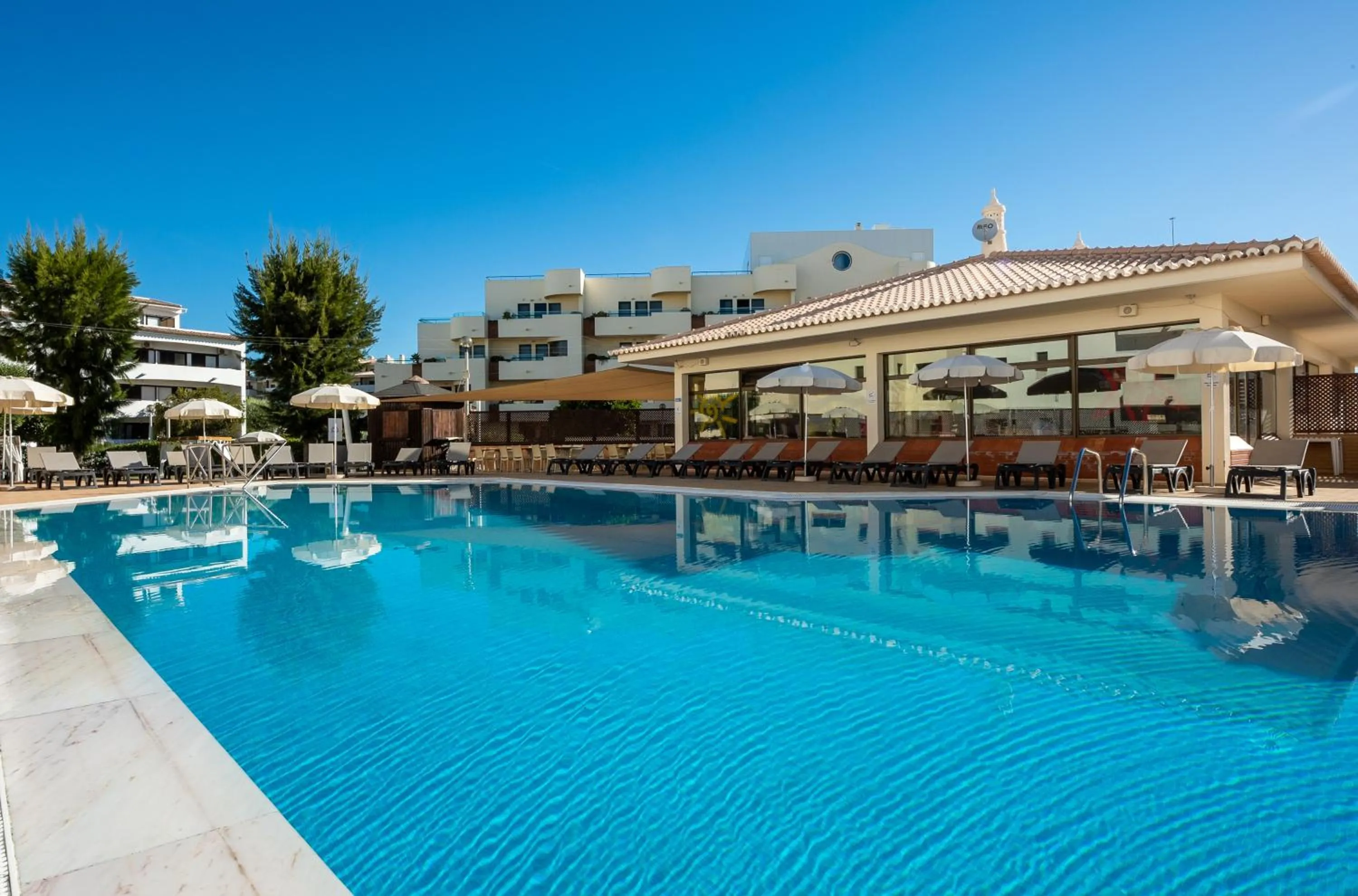 Swimming pool in Oceanus Aparthotel