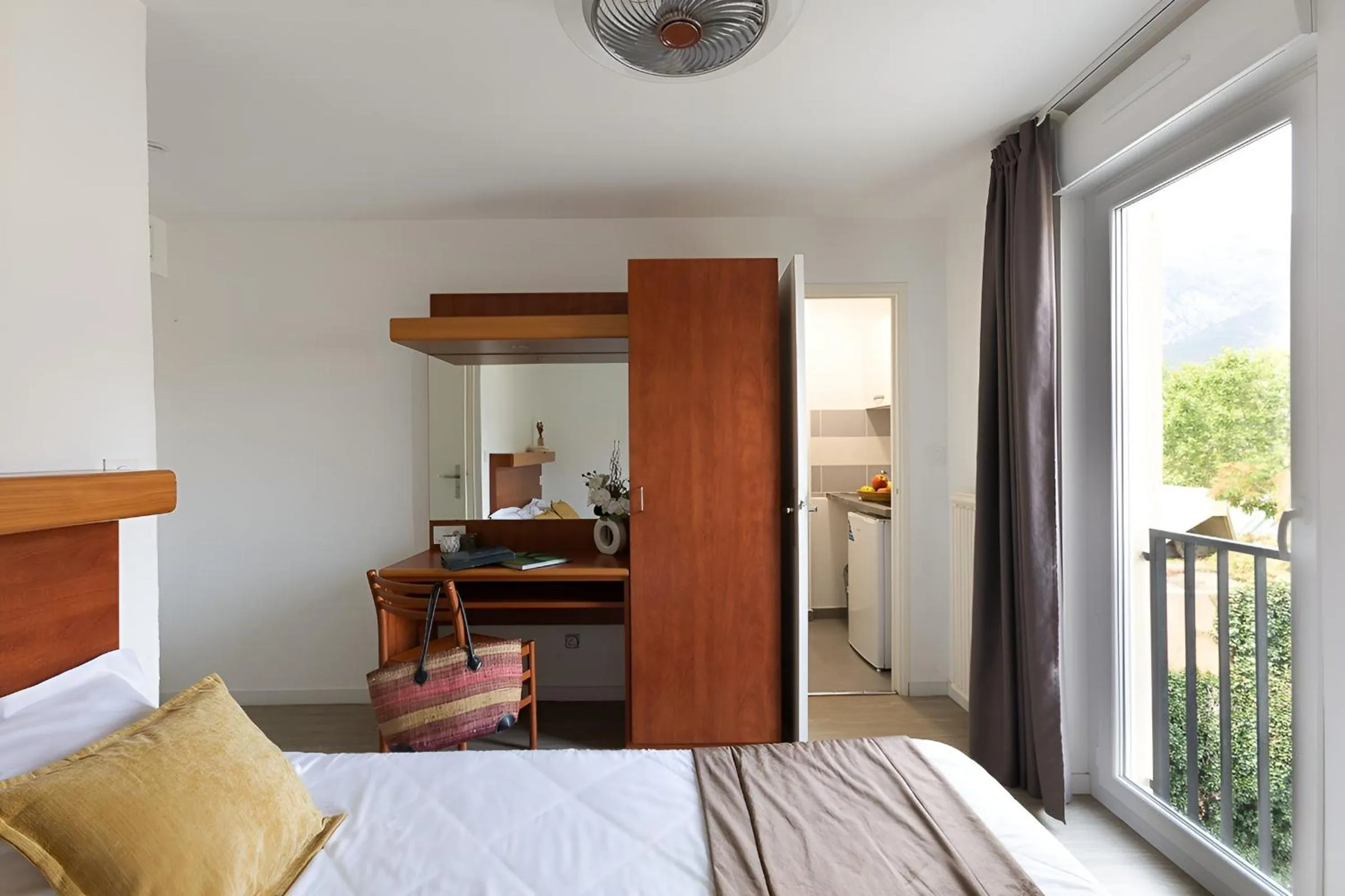 Bed in Appart Hotel Corte HR