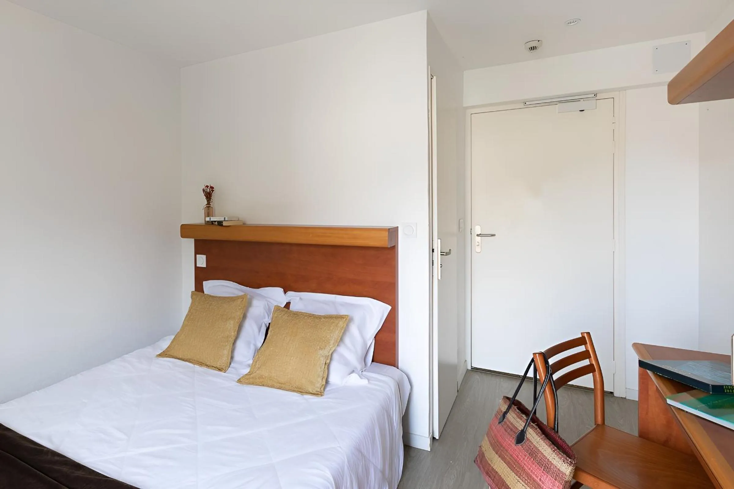 Bed in Appart Hotel Corte HR