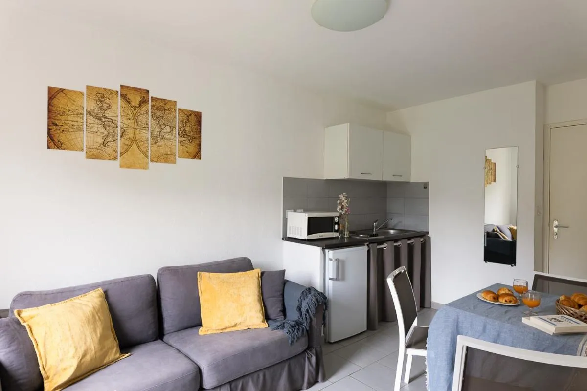 Kitchen or kitchenette in Appart Hotel Corte HR