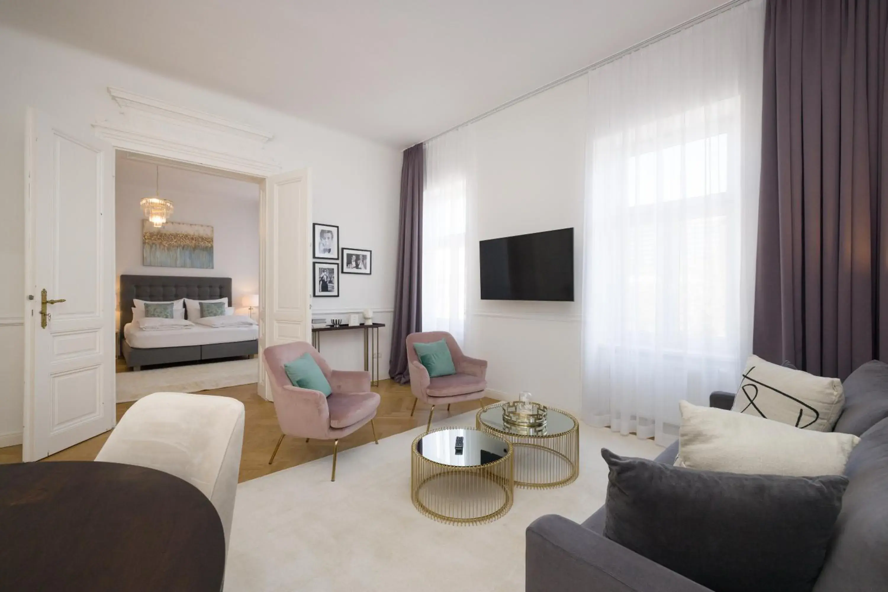 Living room, Bed in RAFAEL KAISER - Premium Apartments - Contactless Check-In Living room, Bed in RAFAEL KAISER - Premium Apartments - Contactless Check-In