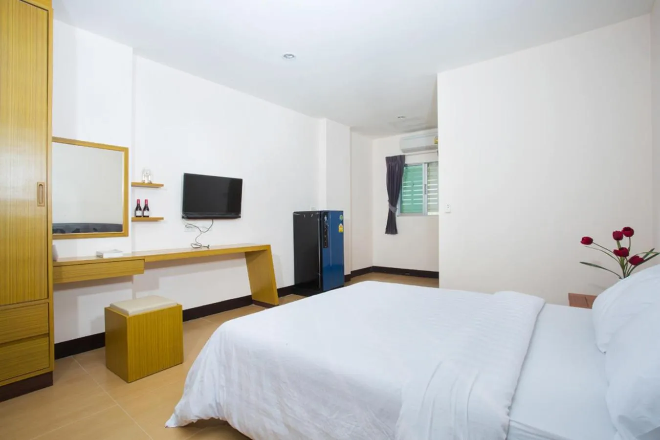 Photo of the whole room in City 1 Residence