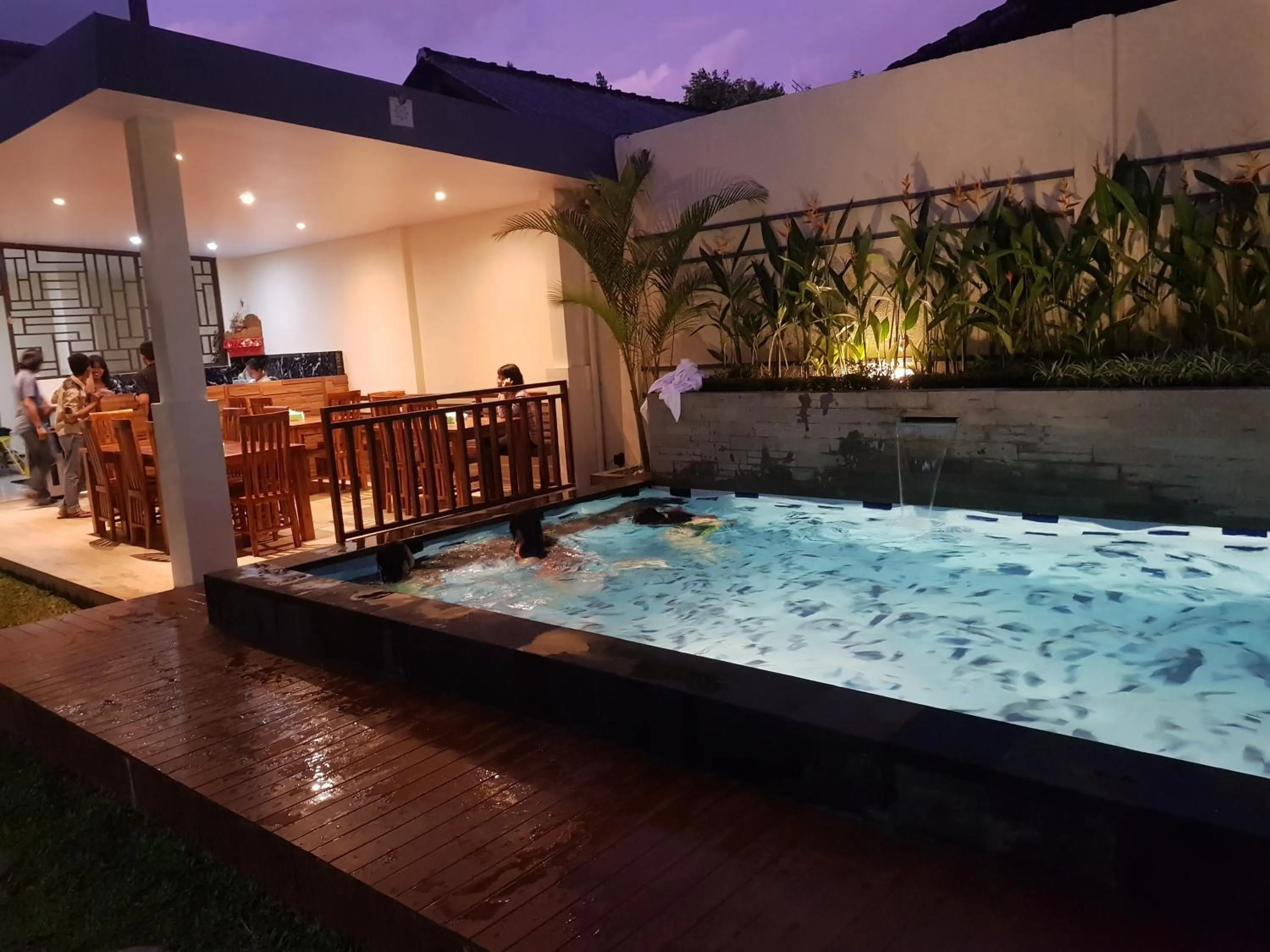 Swimming pool in Praba Guesthouse