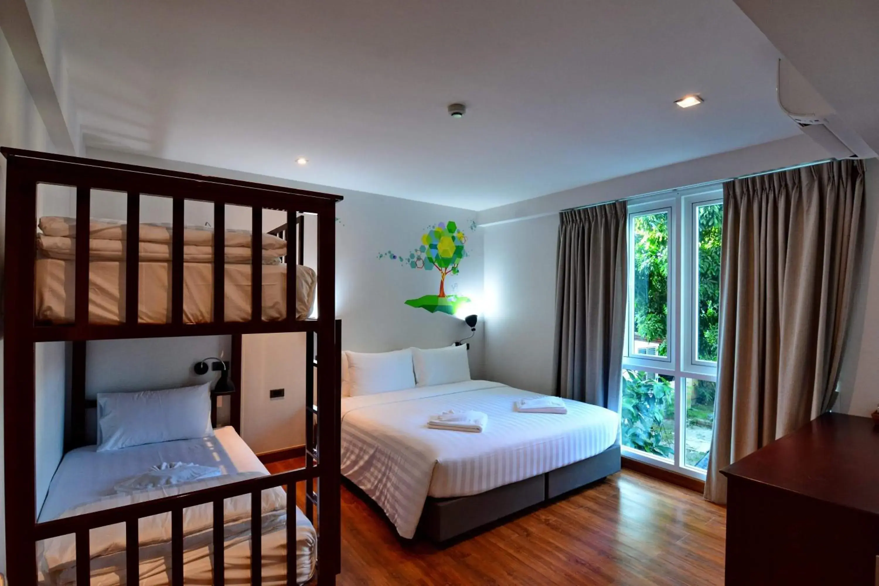 Quadruple Room with Bathroom in Lana Beds & Space Quadruple Room with Bathroom in Lana Beds & Space
