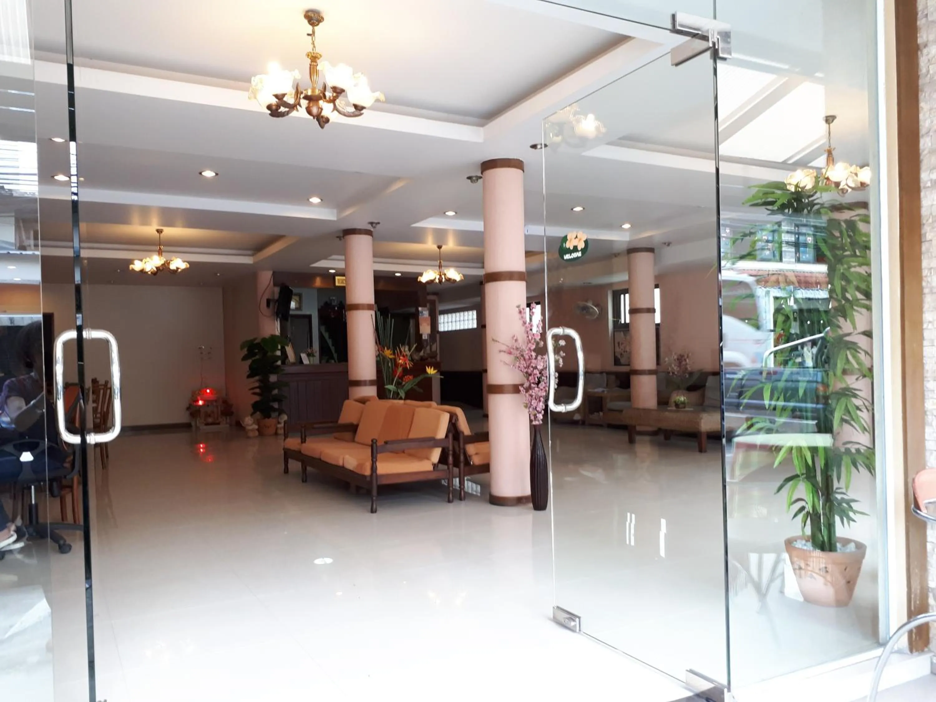 Nathon Residence Hotelโรงเเรมหน้าทอนเรสซิเด้นท์