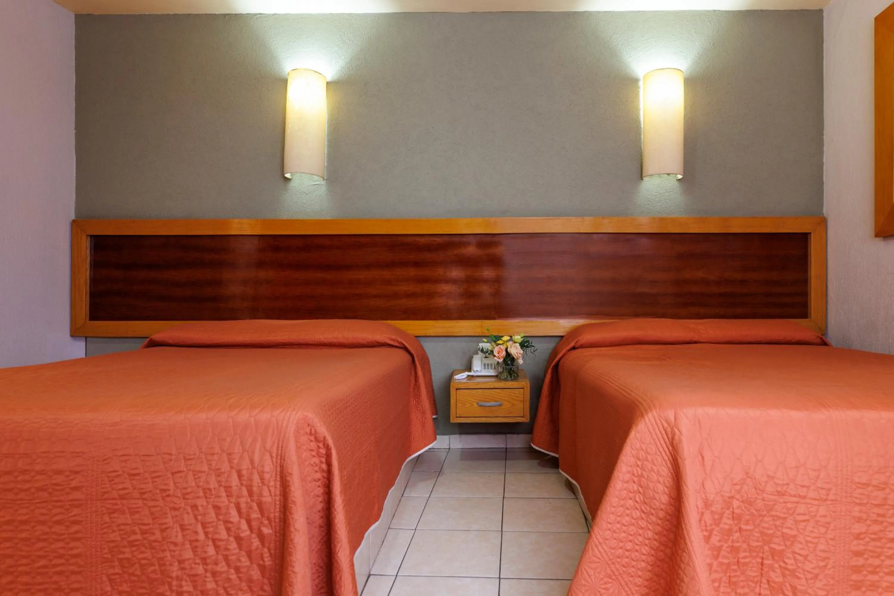 Bed in Hotel Qualitel Centro Histórico