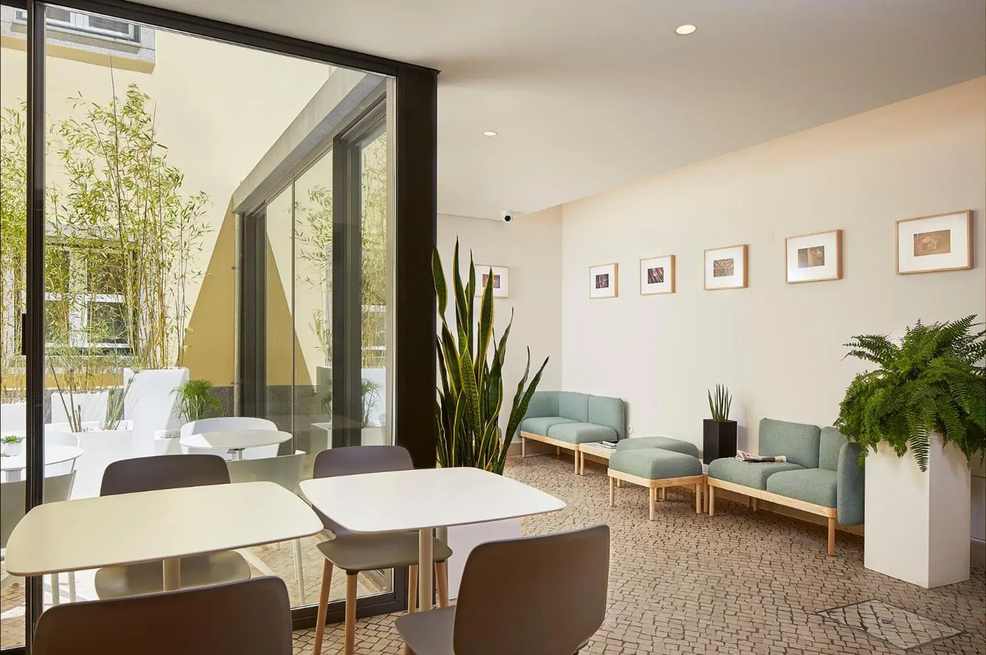 Lounge or bar in Hotel das Salinas by Alboi Group Lounge or bar in Hotel das Salinas by Alboi Group