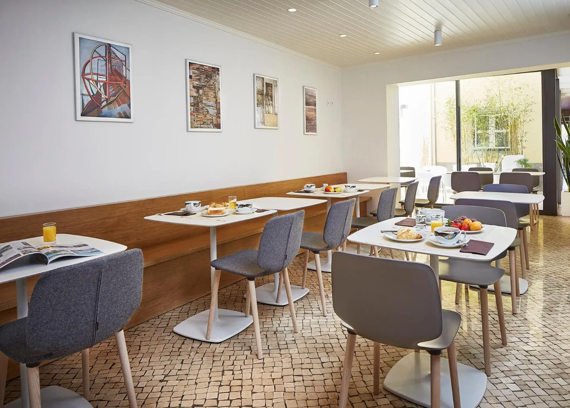 Restaurant/places to eat in Hotel das Salinas by Alboi Group Restaurant/places to eat in Hotel das Salinas by Alboi Group