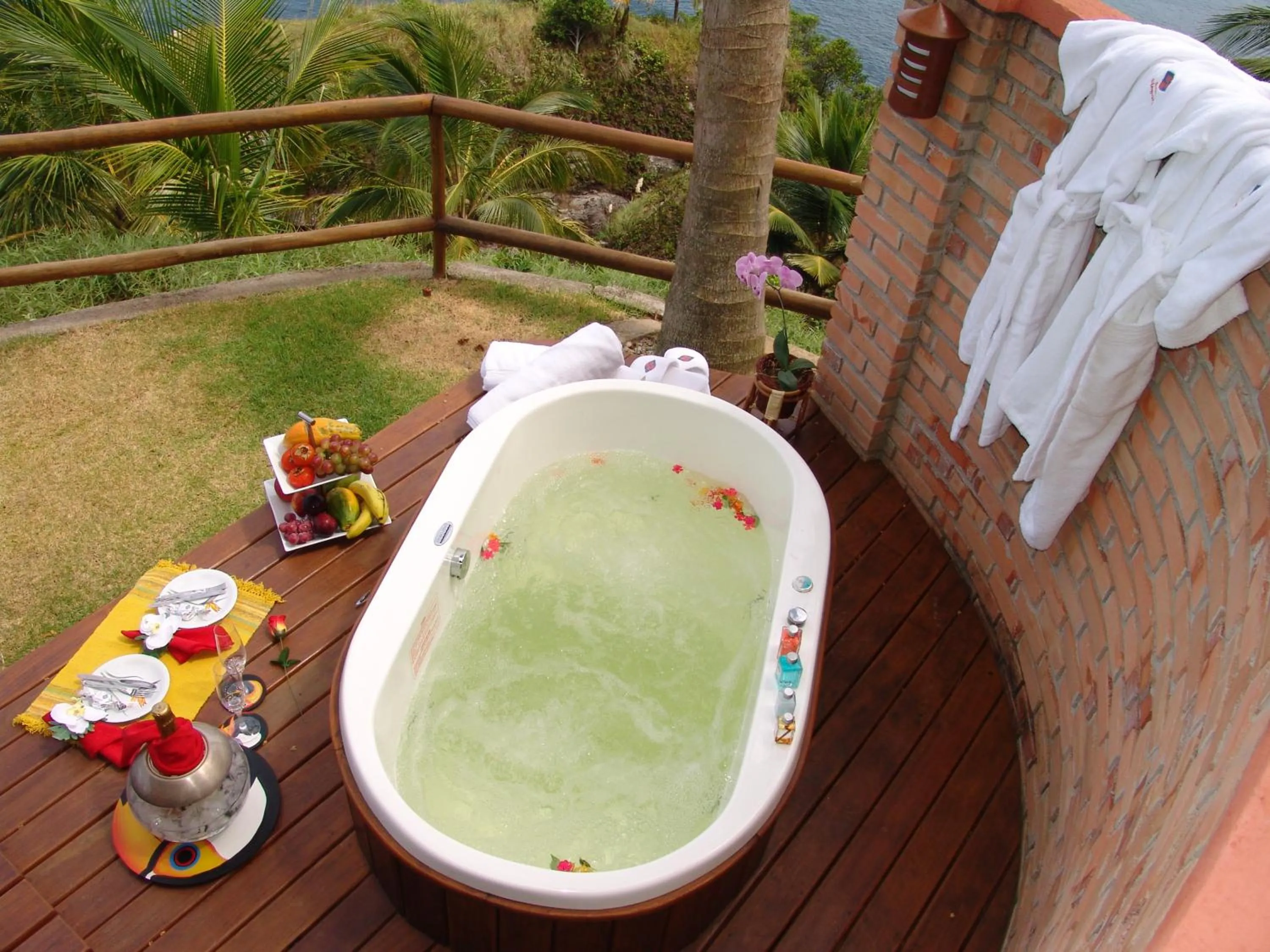 Open Air Bath in Pousada Singuitta - Ilhabela