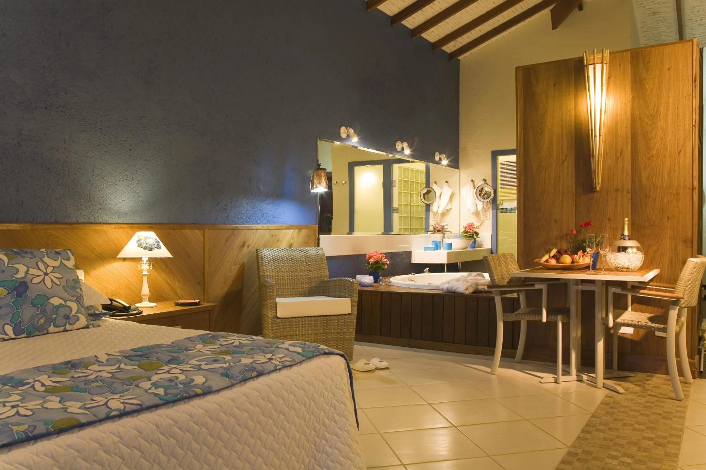 Photo of the whole room in Pousada Singuitta - Ilhabela