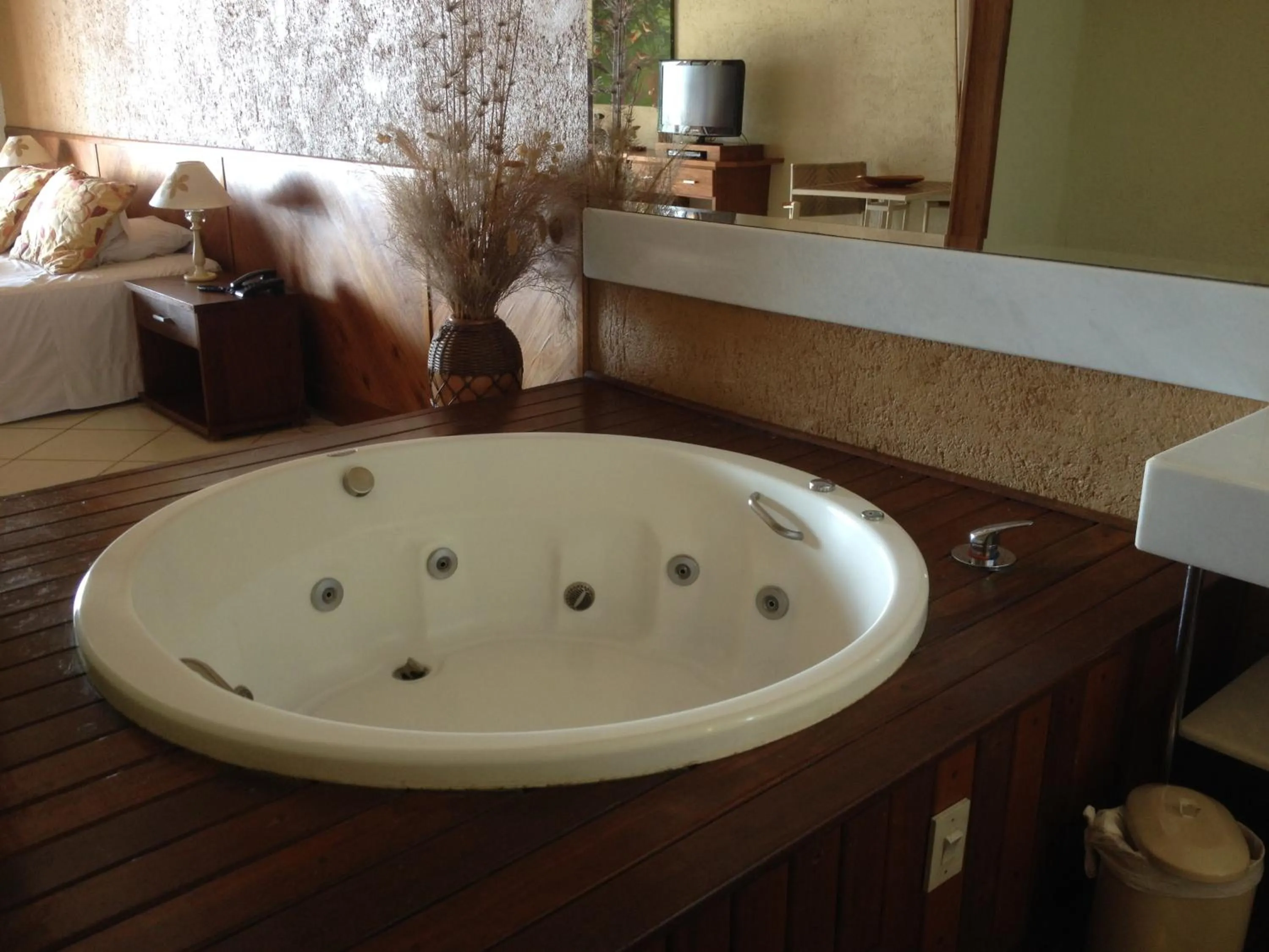 Hot Spring Bath in Pousada Singuitta - Ilhabela