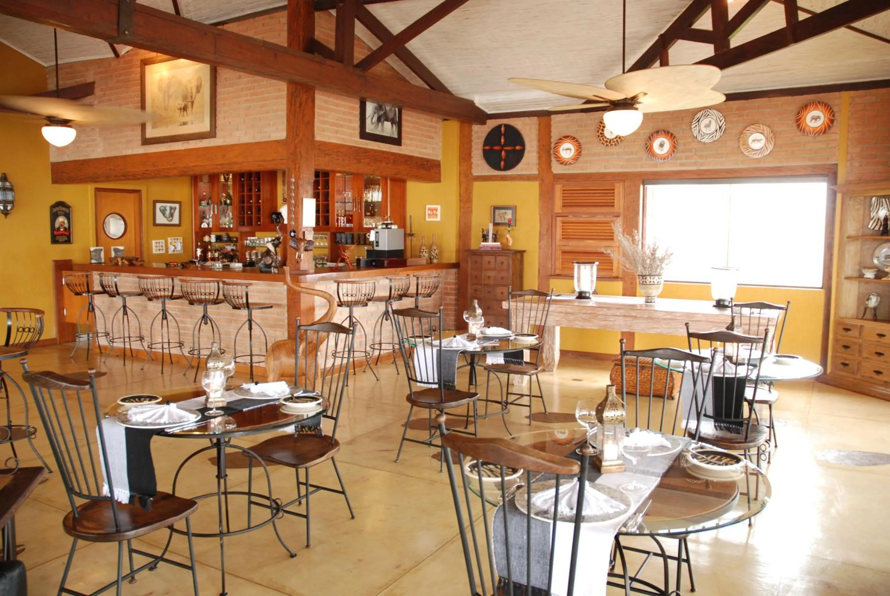Restaurant/places to eat in Pousada Singuitta - Ilhabela