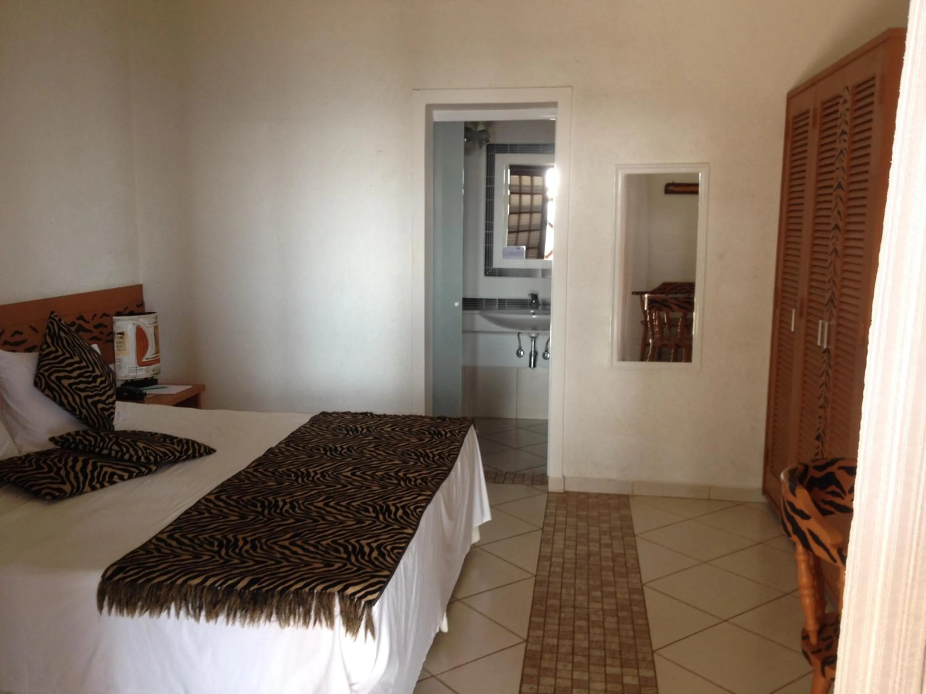 Photo of the whole room, Bed in Pousada Singuitta - Ilhabela