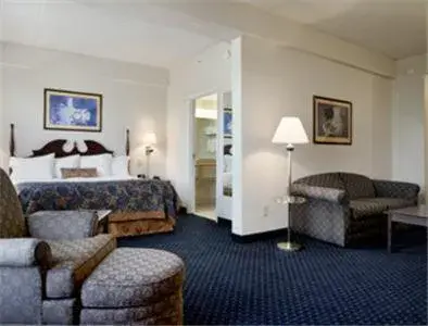 Bed in Wingate by Wyndham Atlanta/Six Flags Austell