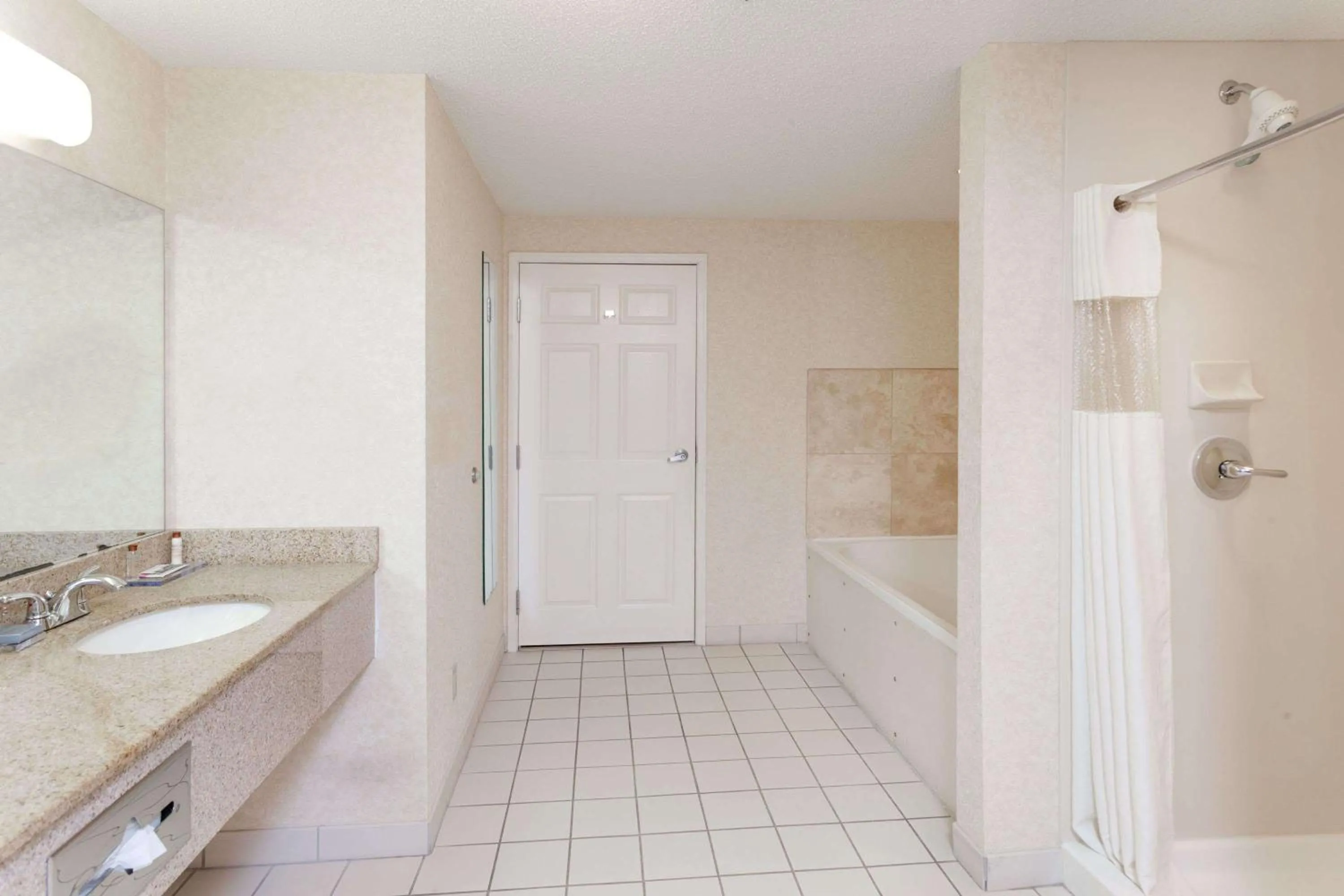 Bathroom in Wingate by Wyndham Atlanta/Six Flags Austell