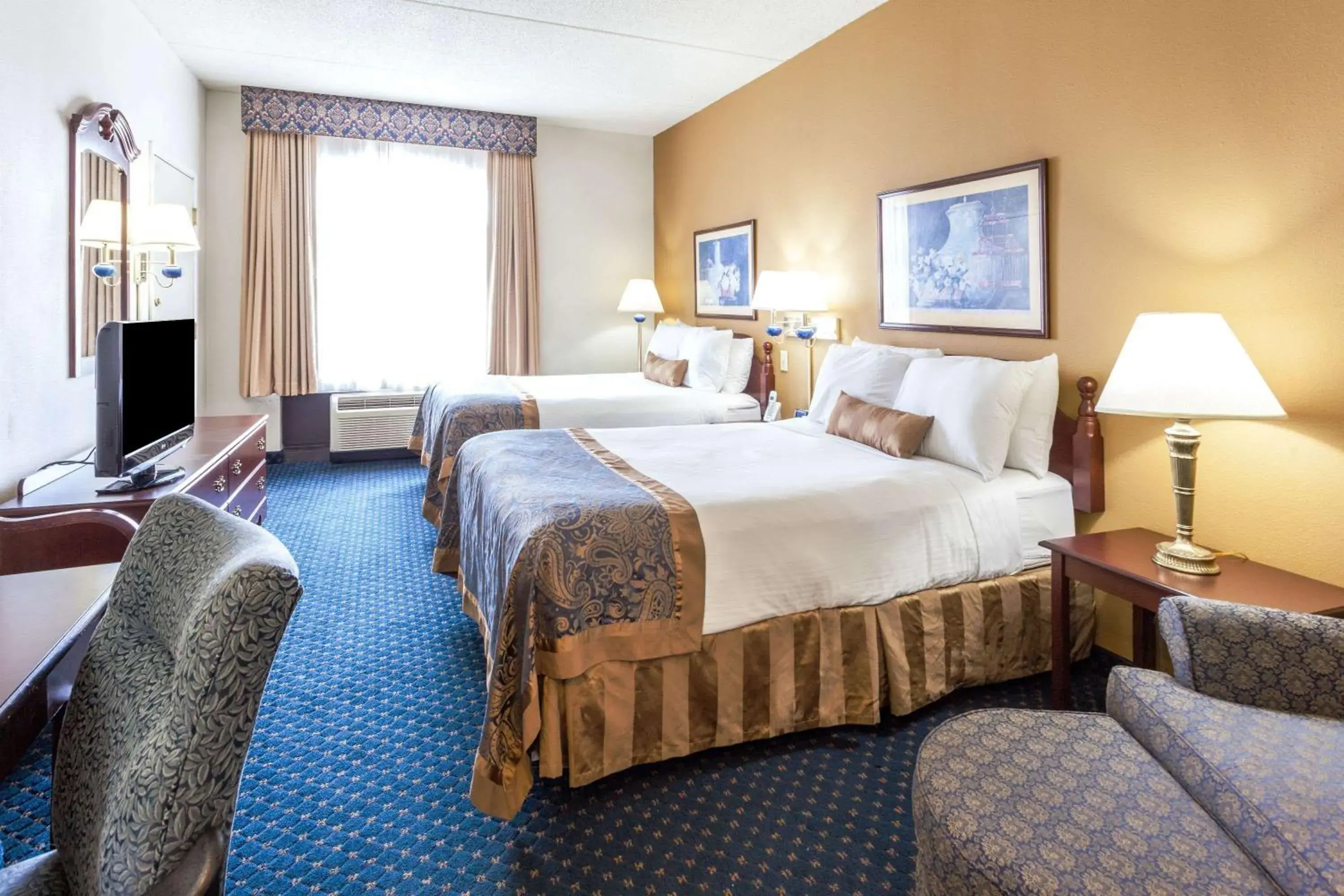 Photo of the whole room, Bed in Wingate by Wyndham Atlanta/Six Flags Austell