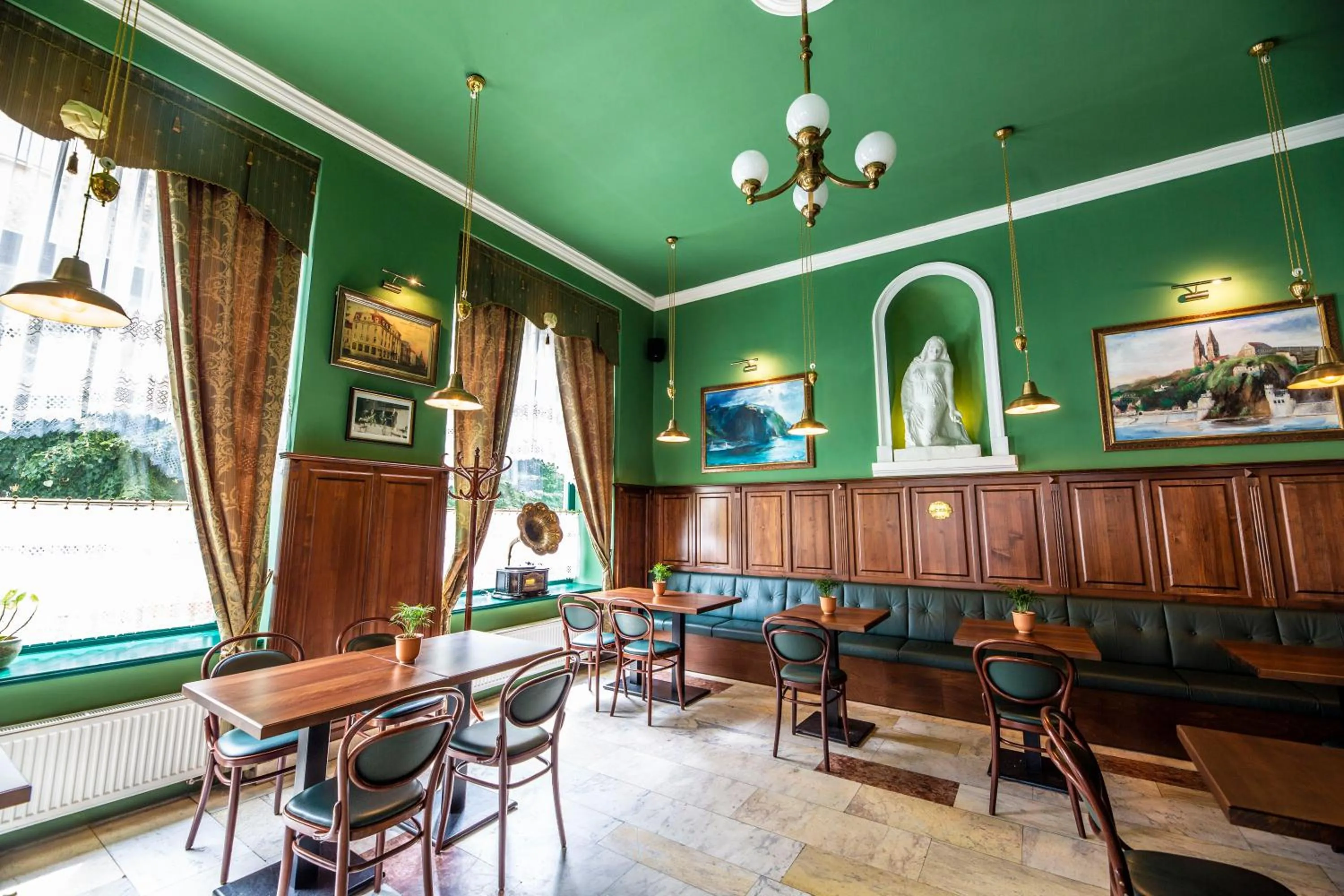 Lounge or bar in Grand Hotel Praha