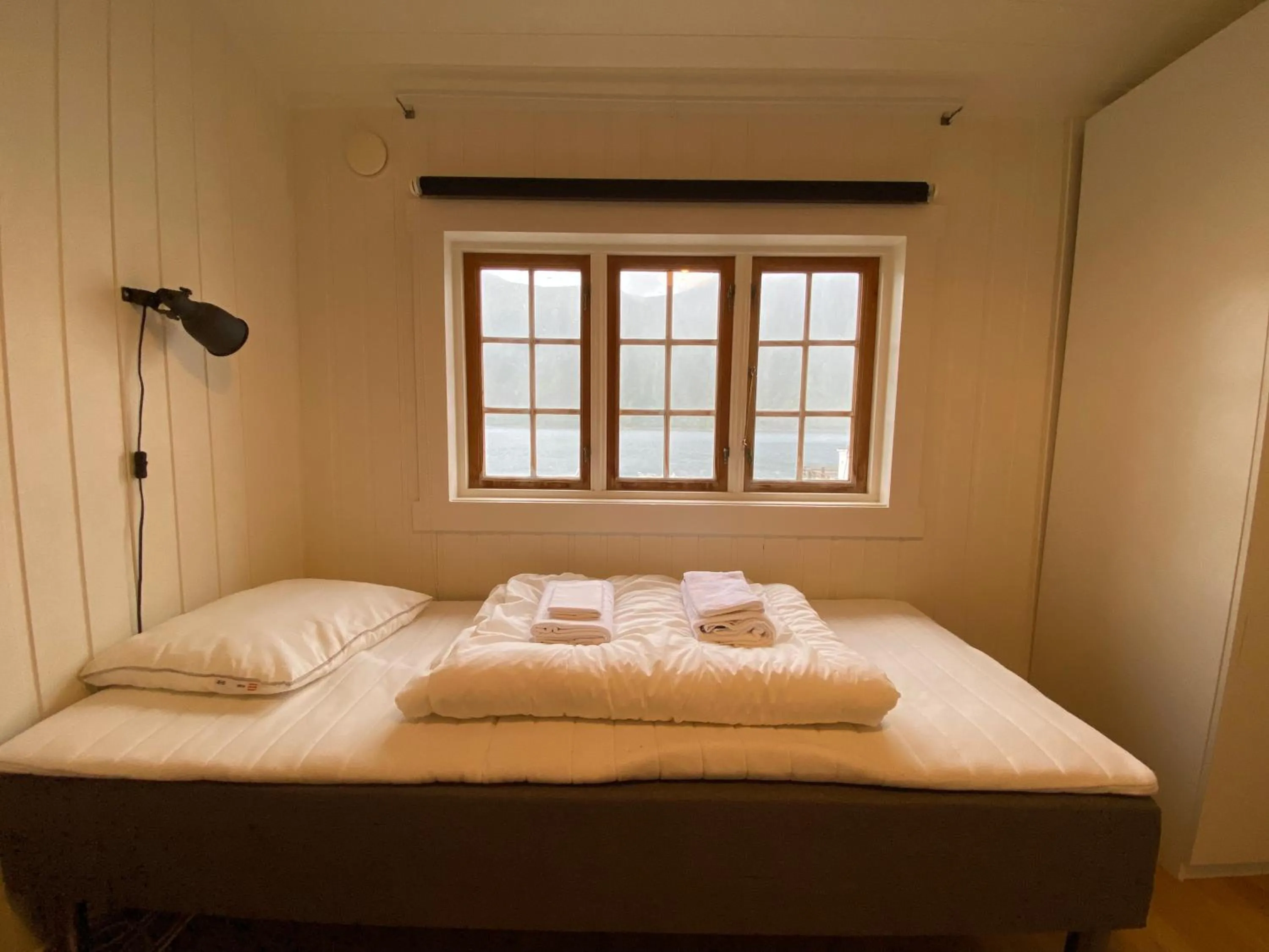 Bed in Northern Light Hotell/Camp Steinfjord