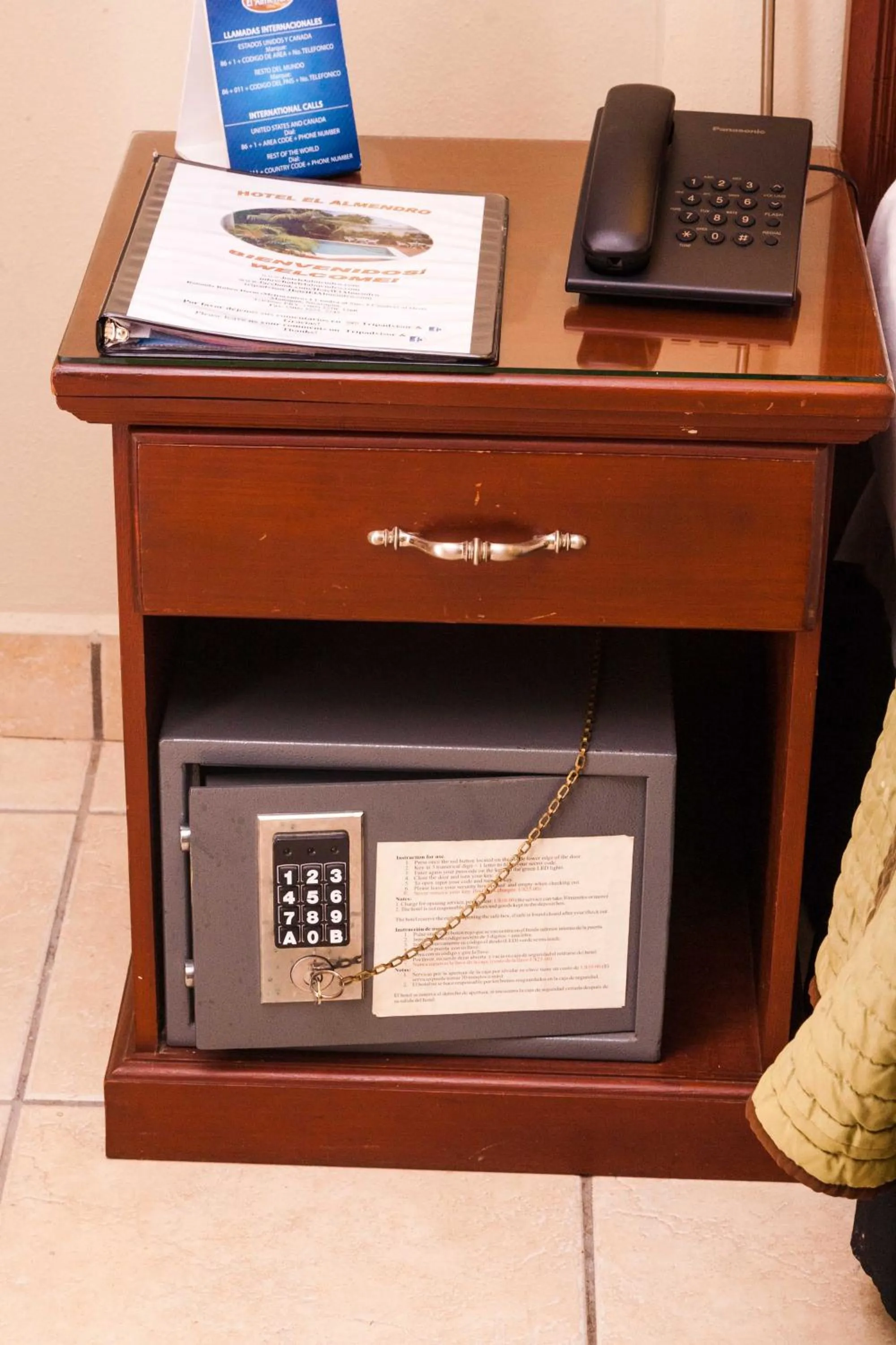 Decorative detail in Hotel El Almendro