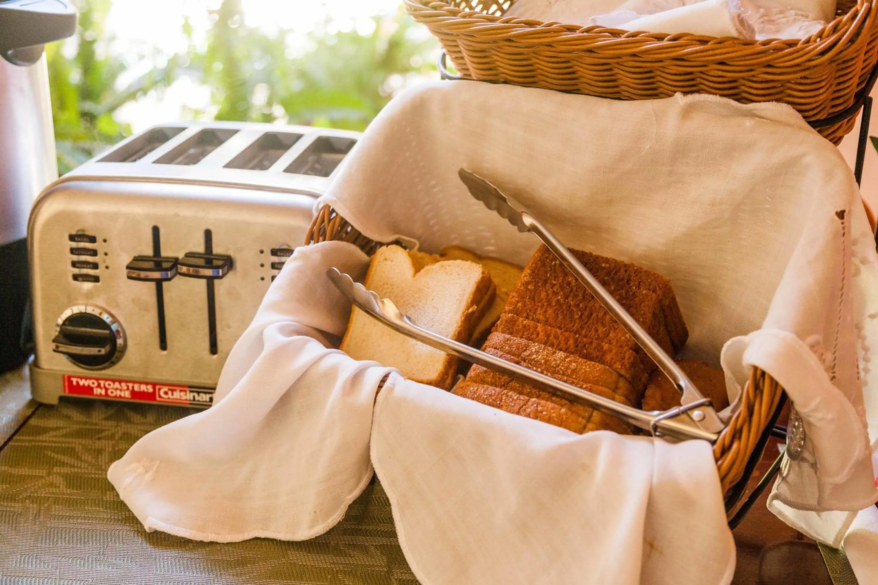 Restaurant/places to eat in Hotel El Almendro