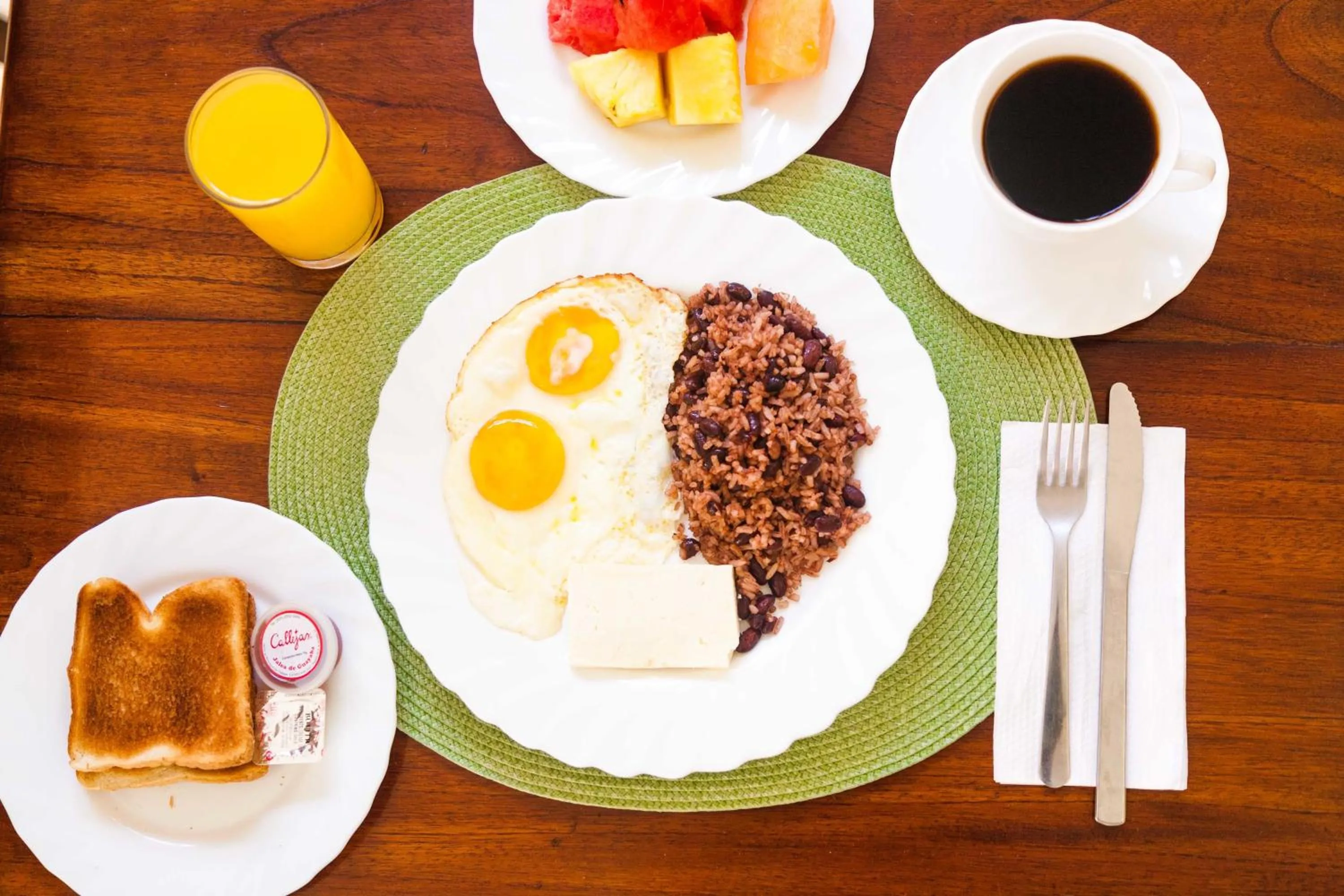 Restaurant/places to eat in Hotel El Almendro