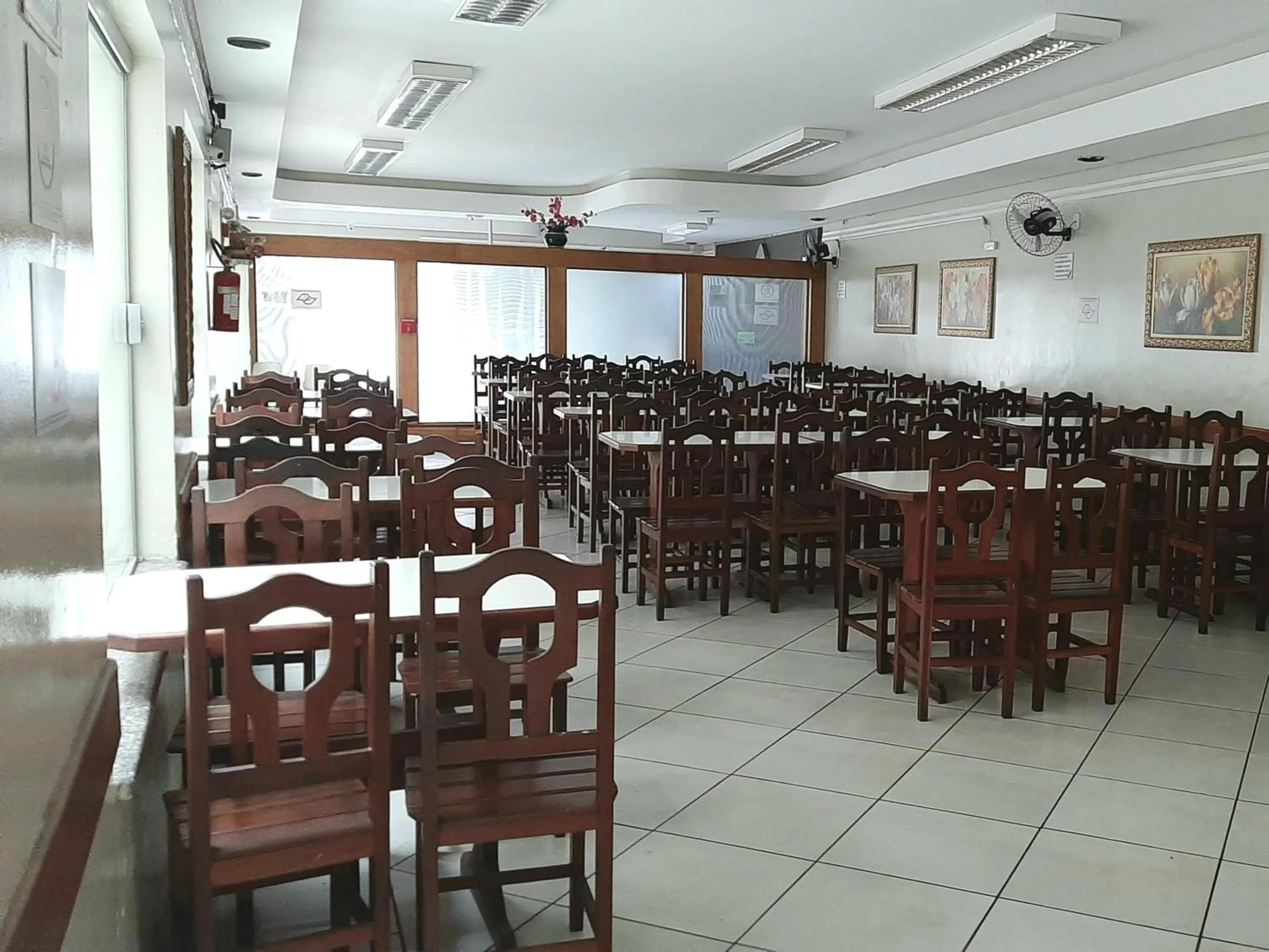 Restaurant/places to eat in Hotel do Papa