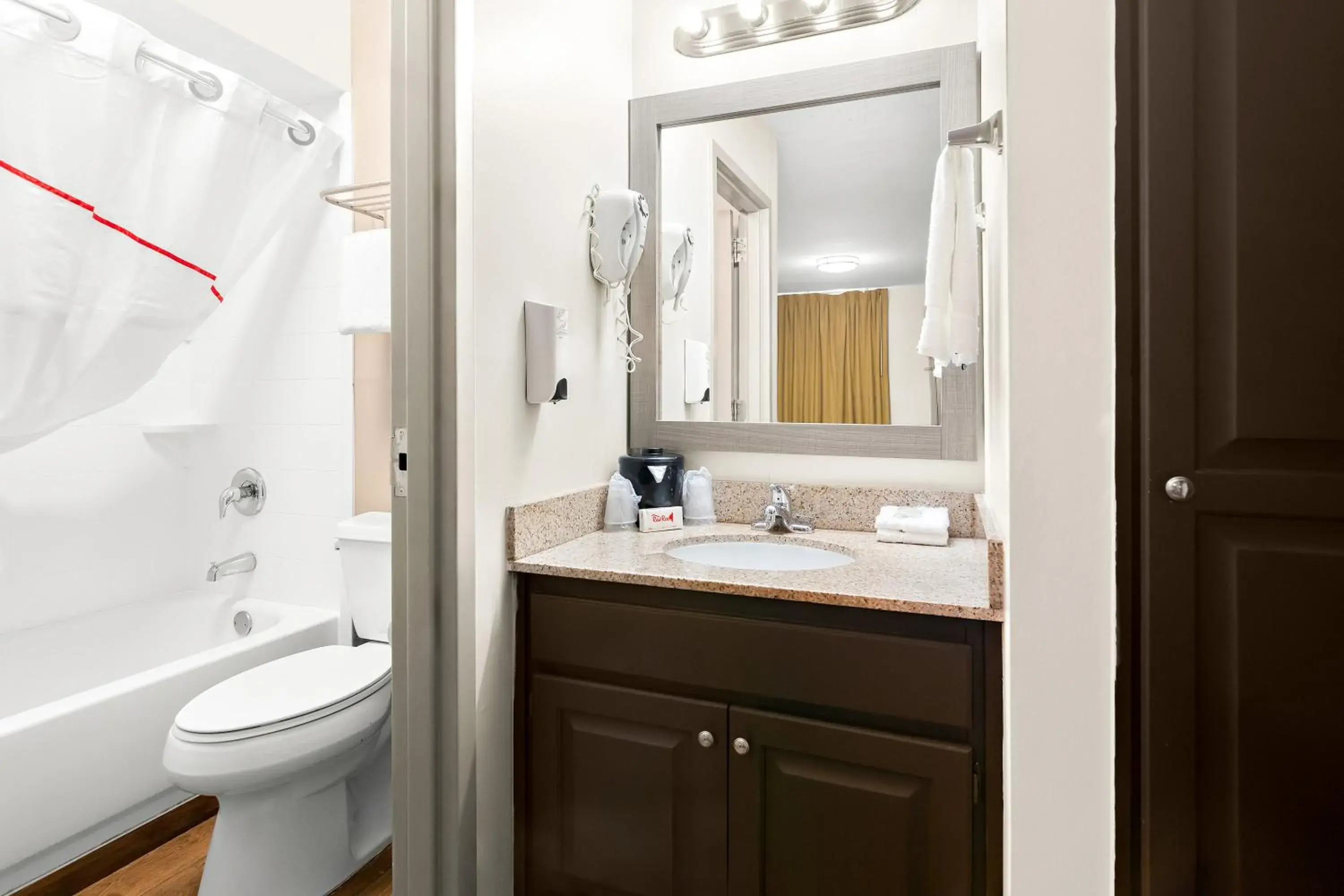 Deluxe Queen Room Non-Smoking in Red Roof Inn Rock Hill Deluxe Queen Room Non-Smoking in Red Roof Inn Rock Hill