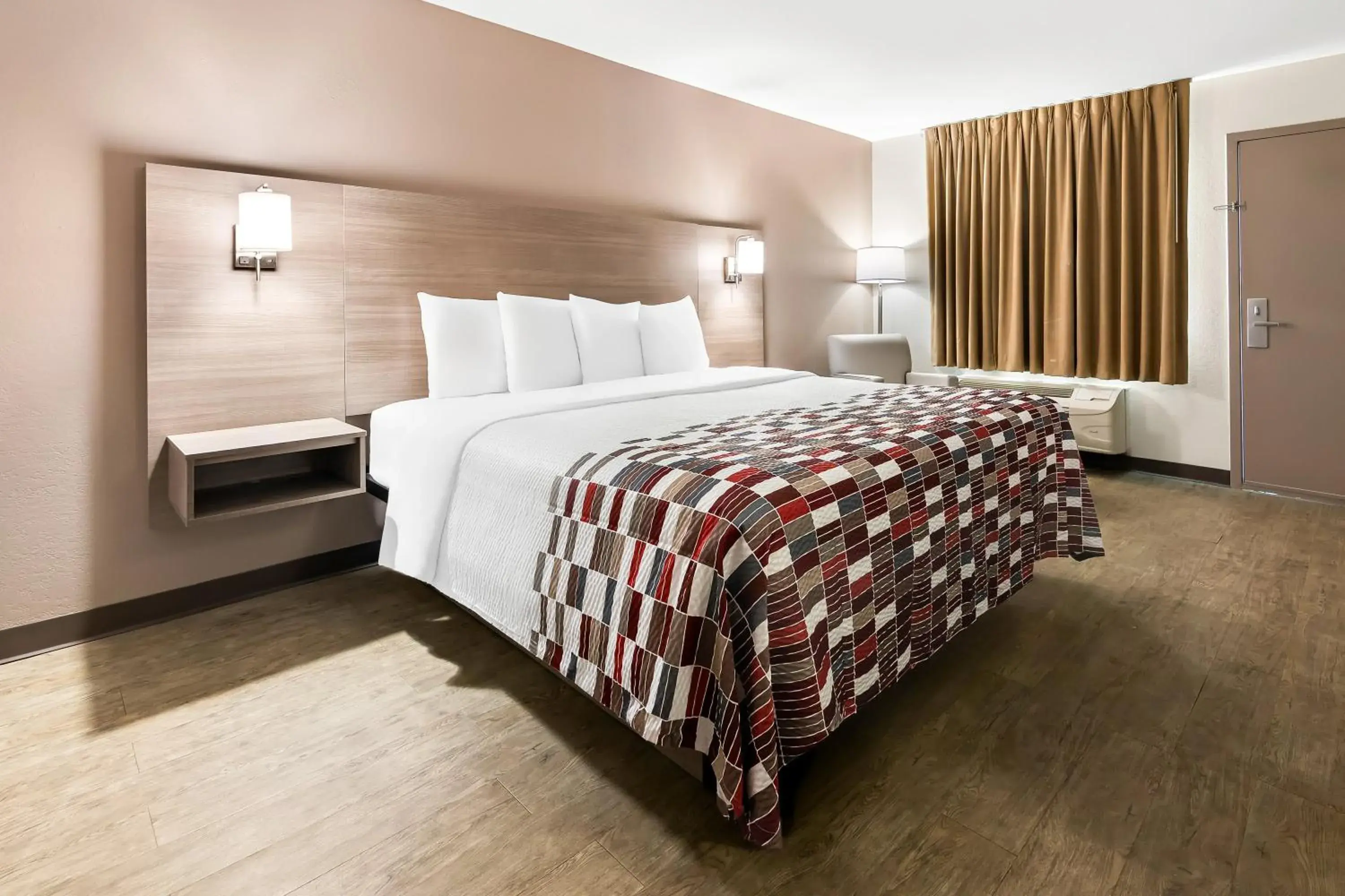 Photo of the whole room, Bed in Red Roof Inn Rock Hill Photo of the whole room, Bed in Red Roof Inn Rock Hill