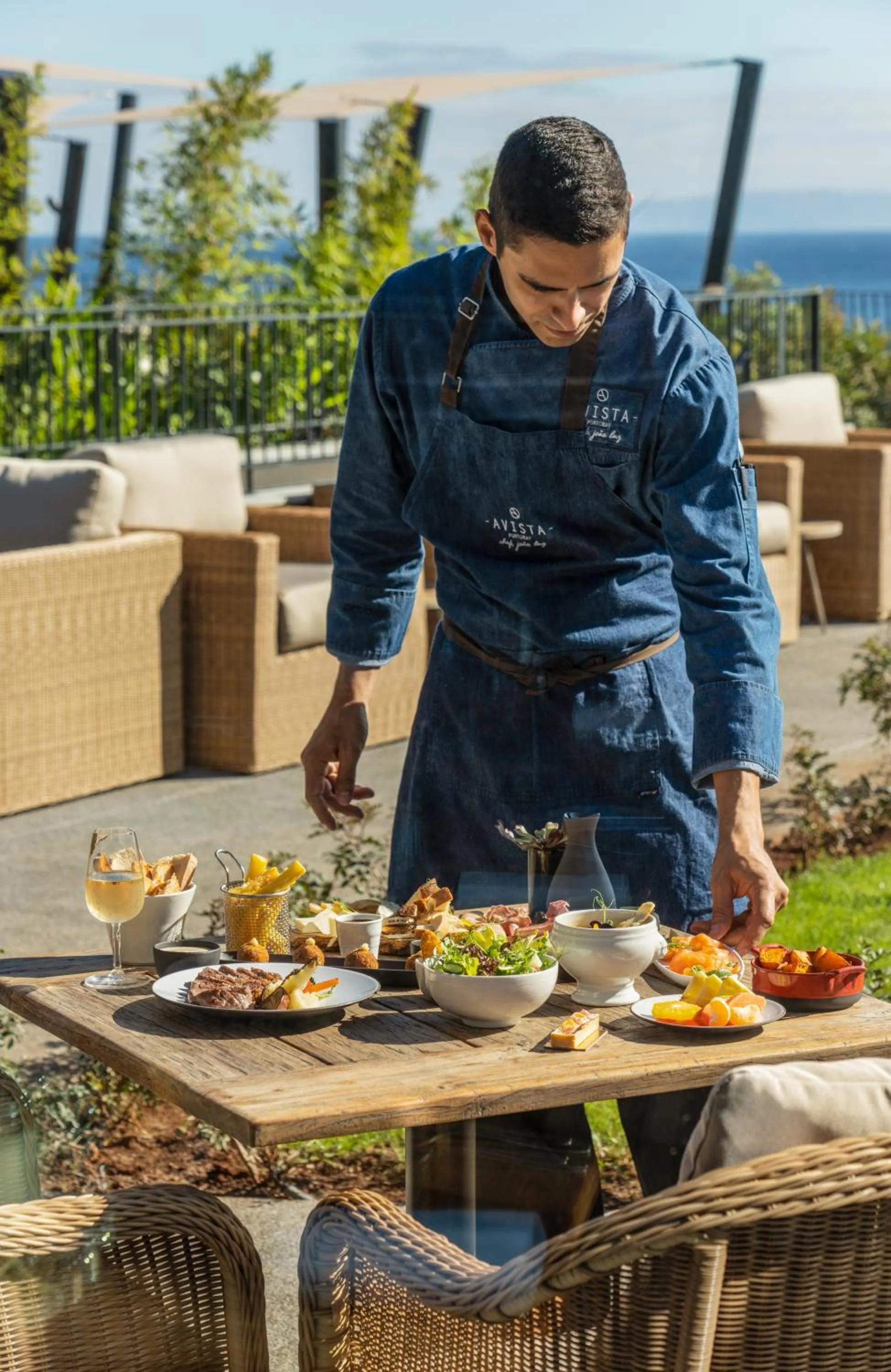 Restaurant/places to eat in Les Suites at The Cliff Bay - PortoBay