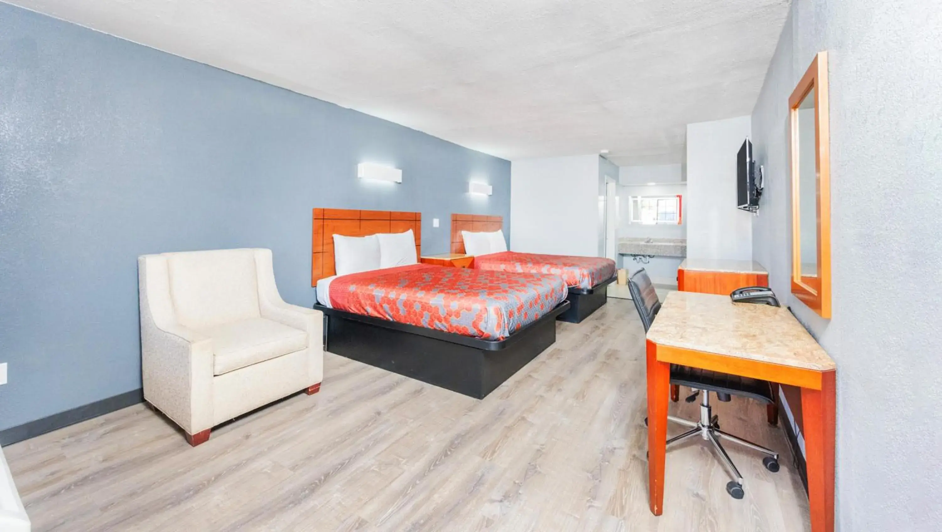 Queen Room with Two Queen Beds Non-Smoking in Executive Inn Hondo Queen Room with Two Queen Beds Non-Smoking in Executive Inn Hondo