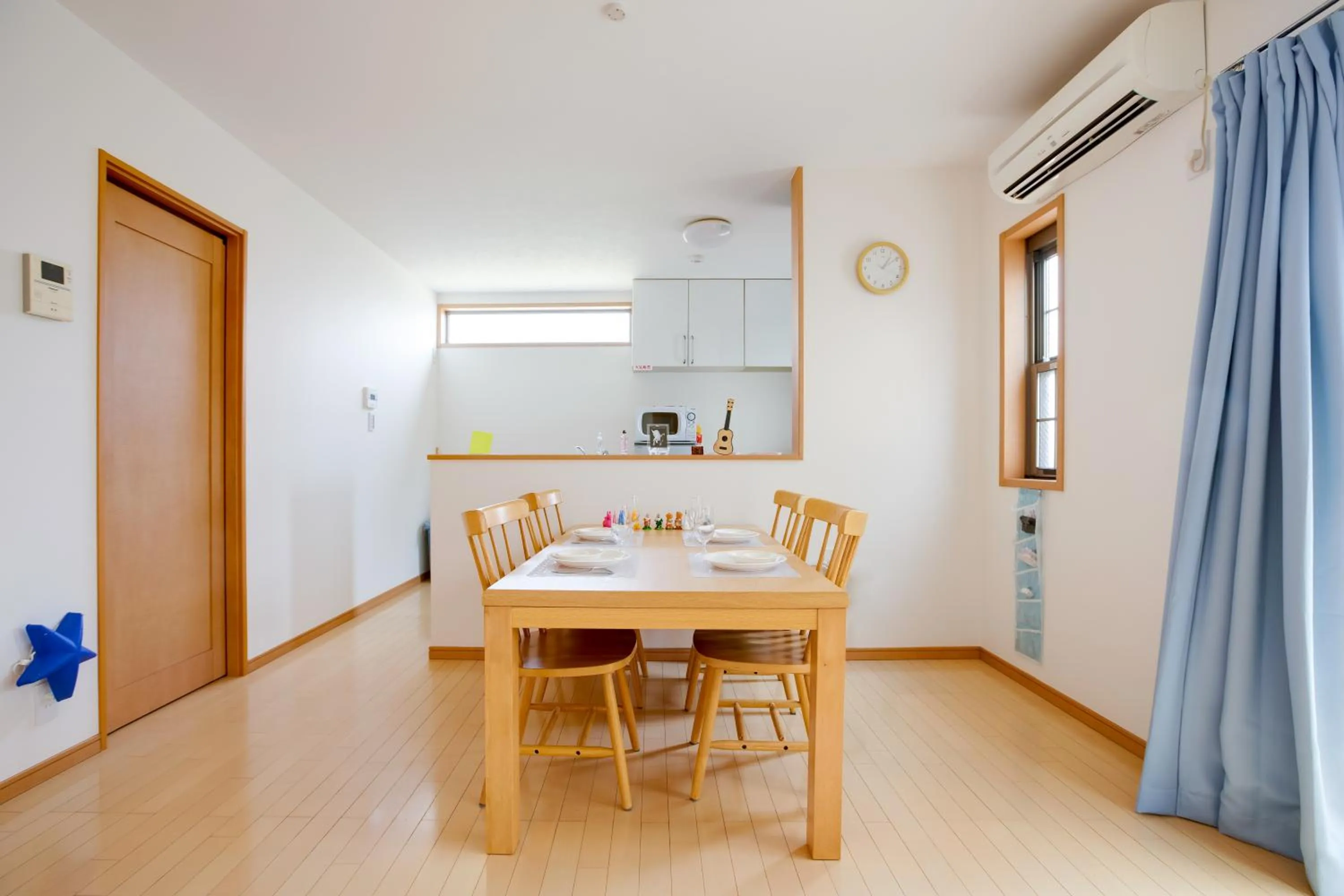 Communal lounge/ TV room in JIYUKA INN