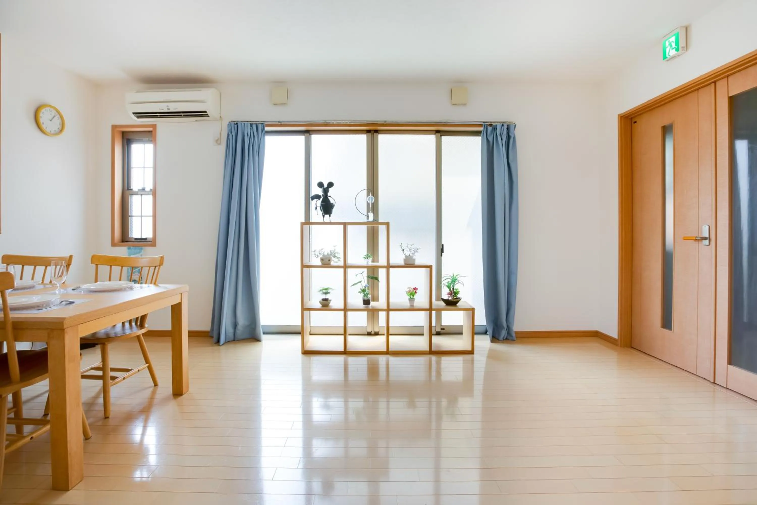 Communal lounge/ TV room in JIYUKA INN