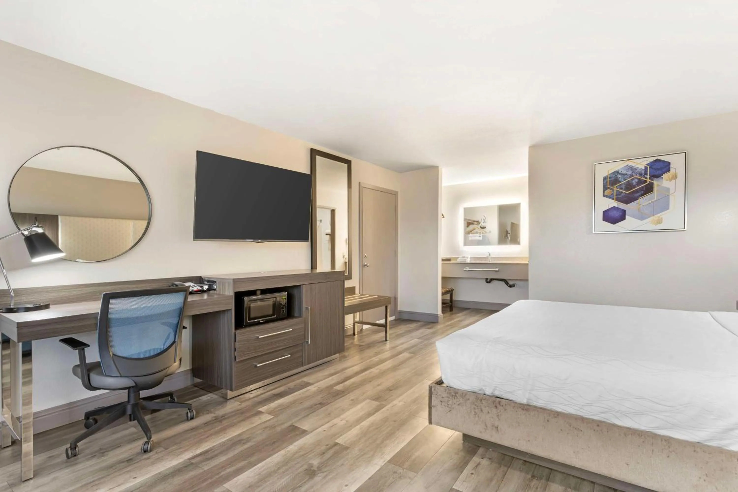 Bedroom, Bed in Best Western Marina State Beach