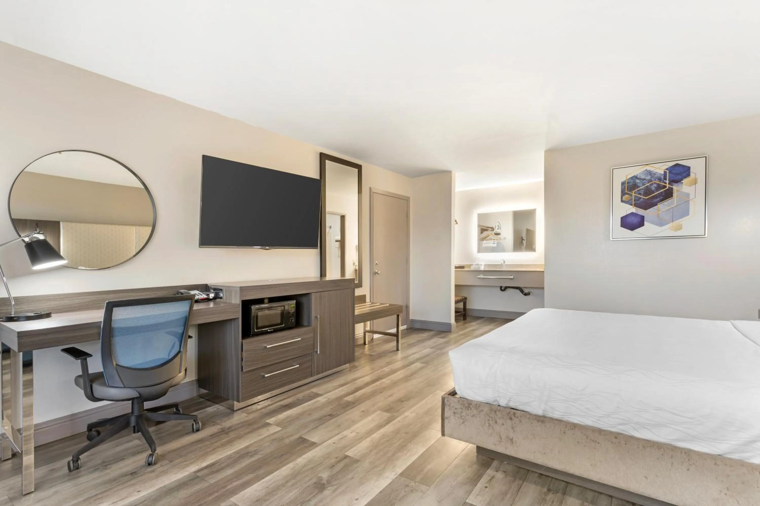 Bedroom, Bed in Best Western Marina State Beach