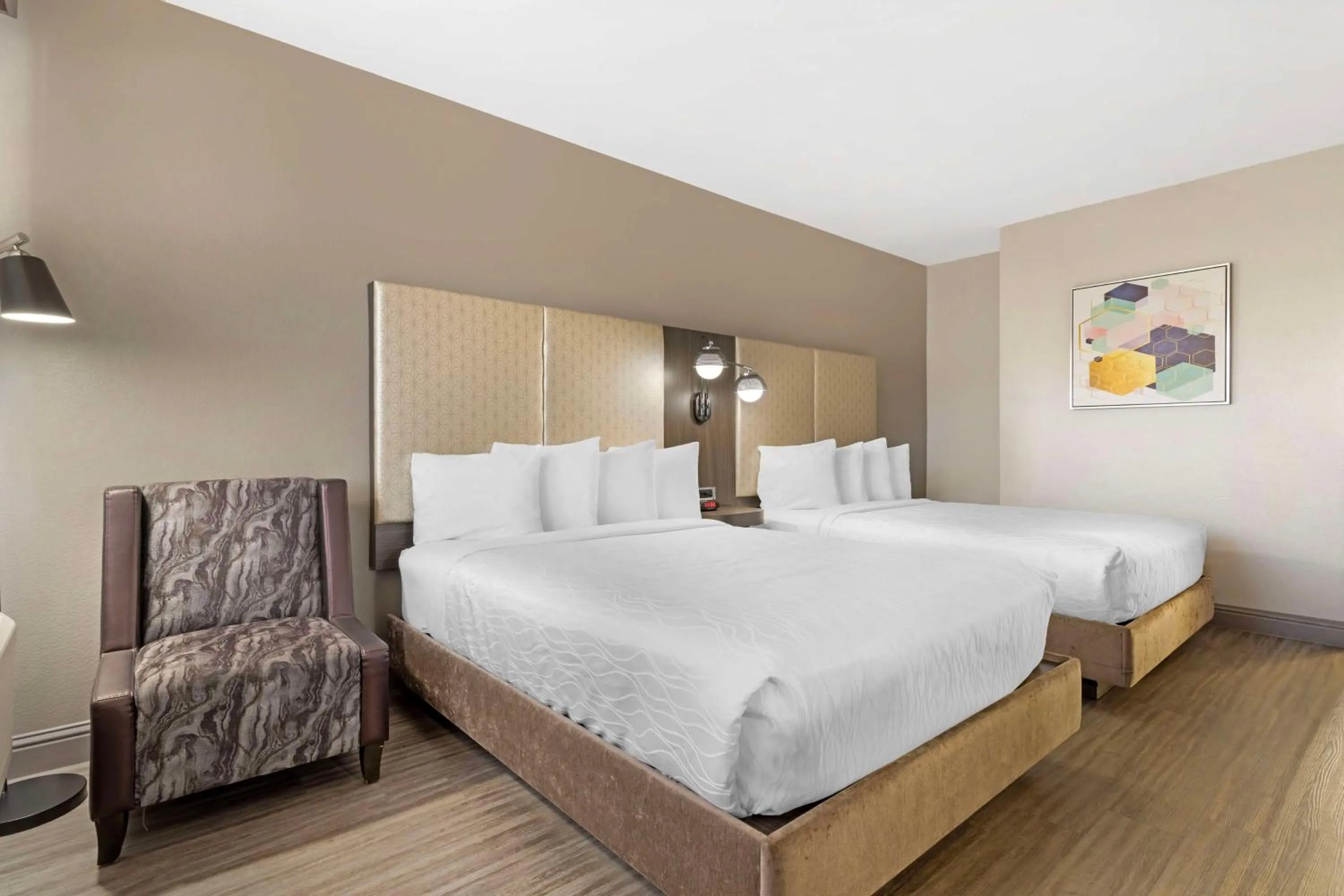 Bedroom, Bed in Best Western Marina State Beach